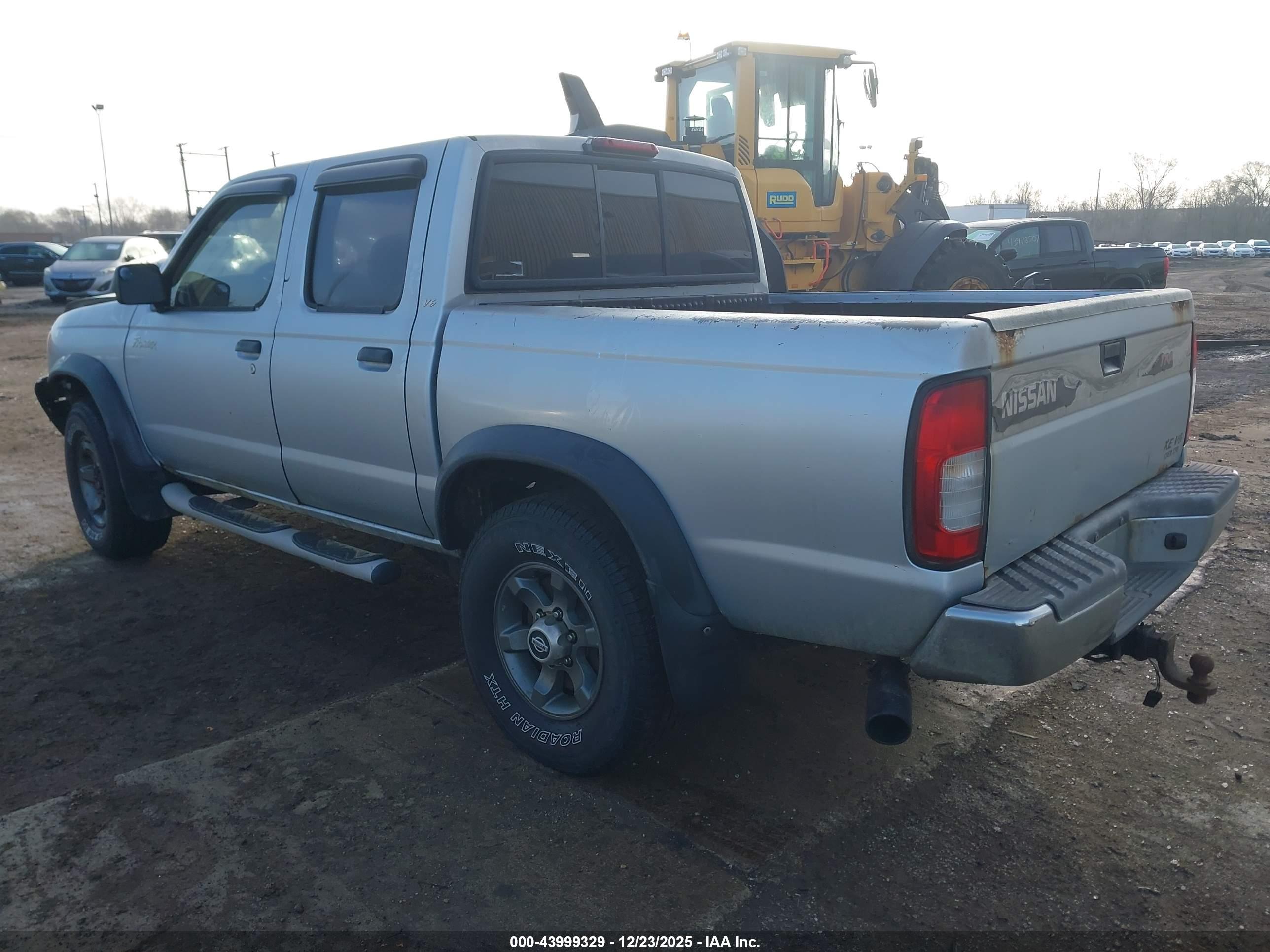 NISSAN FRONTIER image 3