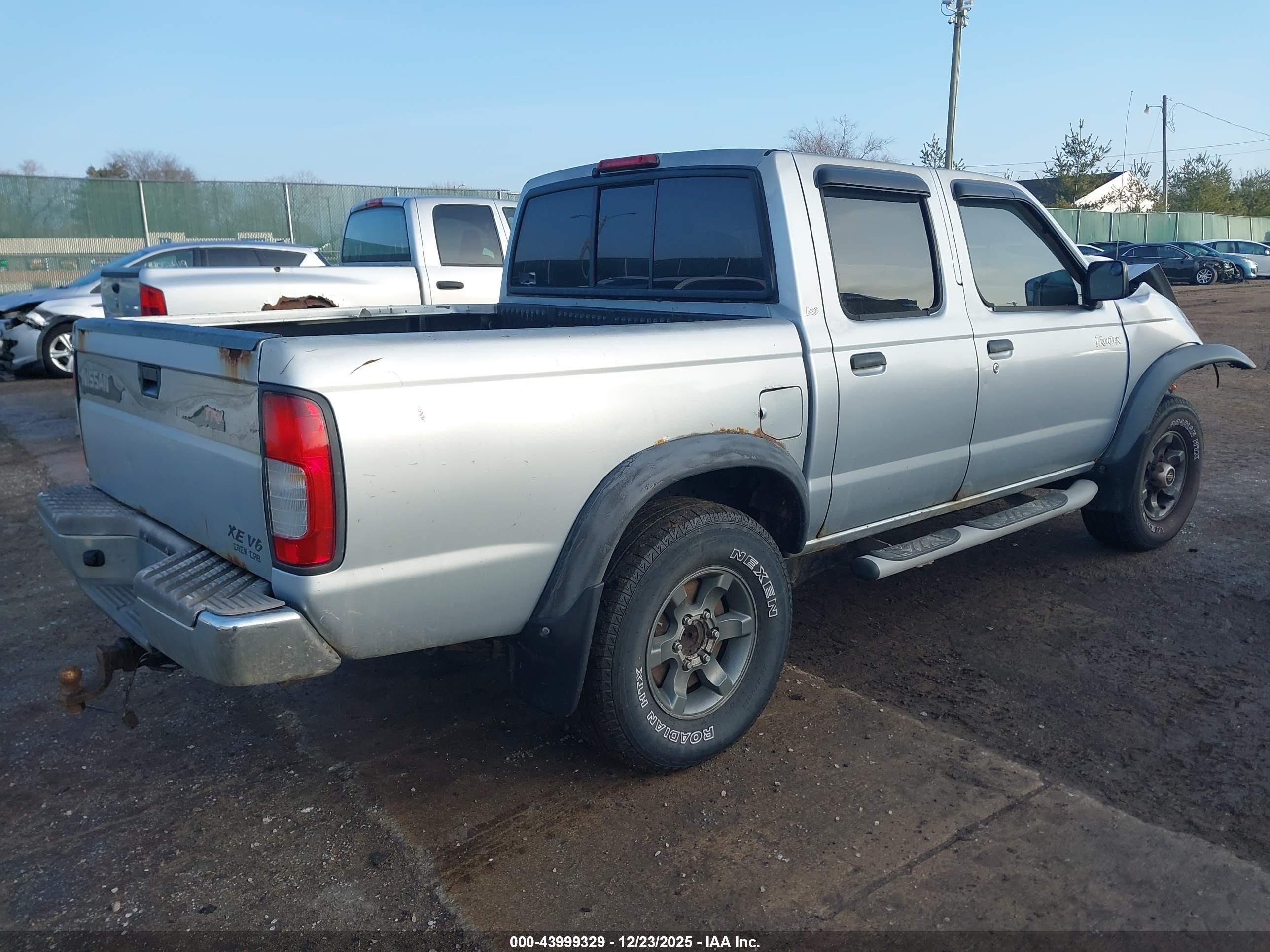 NISSAN FRONTIER image 4