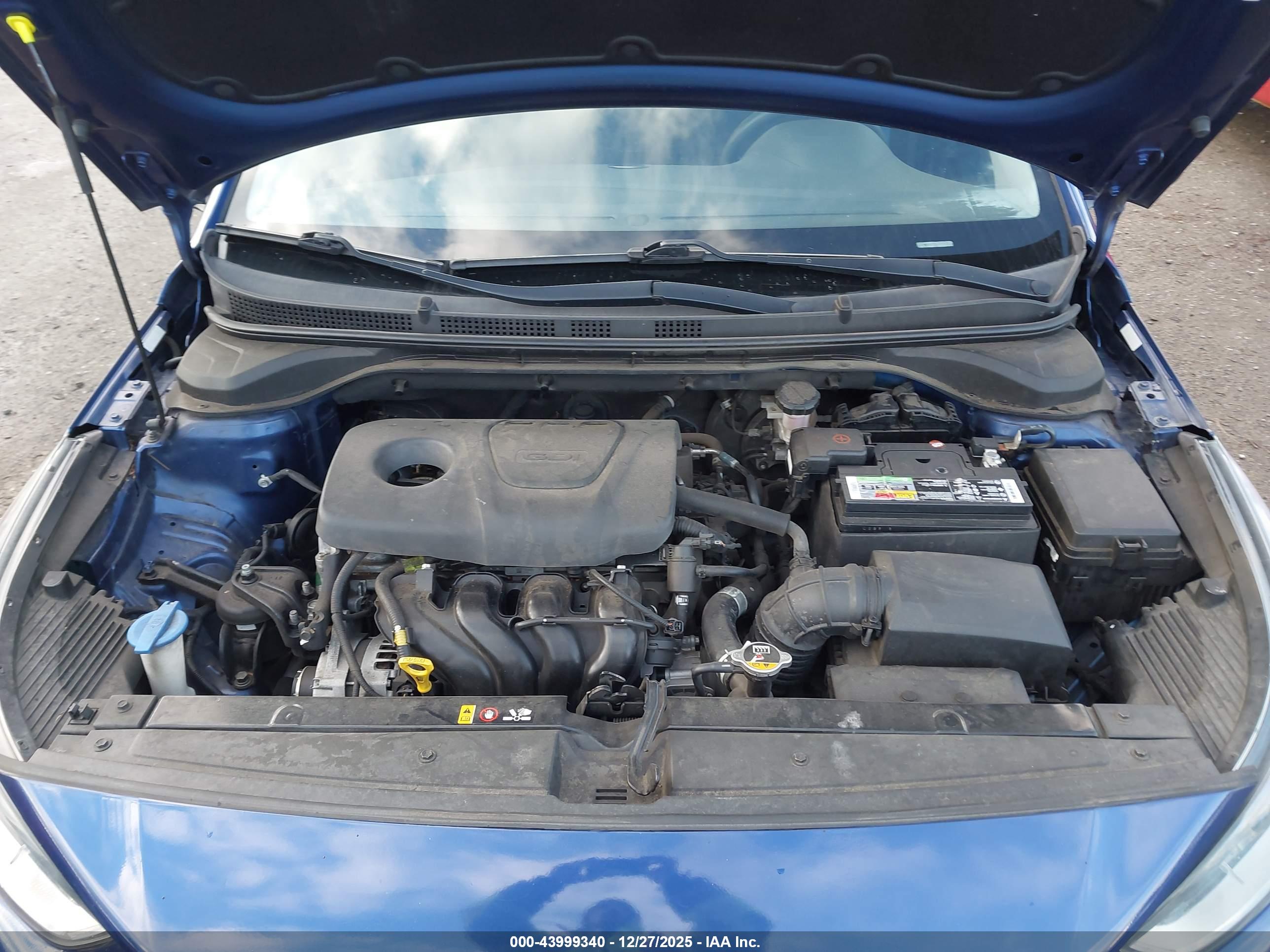 HYUNDAI ACCENT image 10