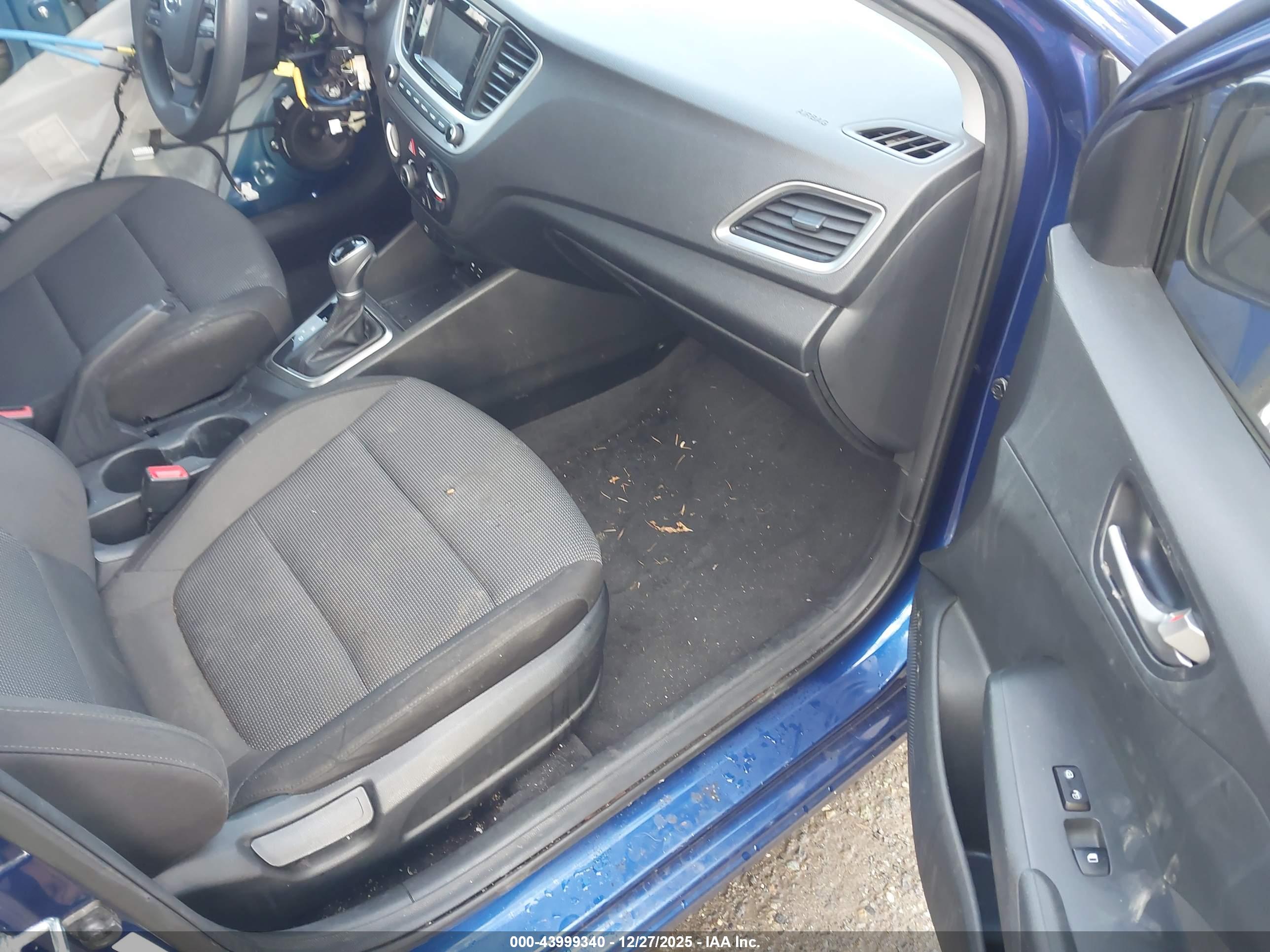 HYUNDAI ACCENT image 5