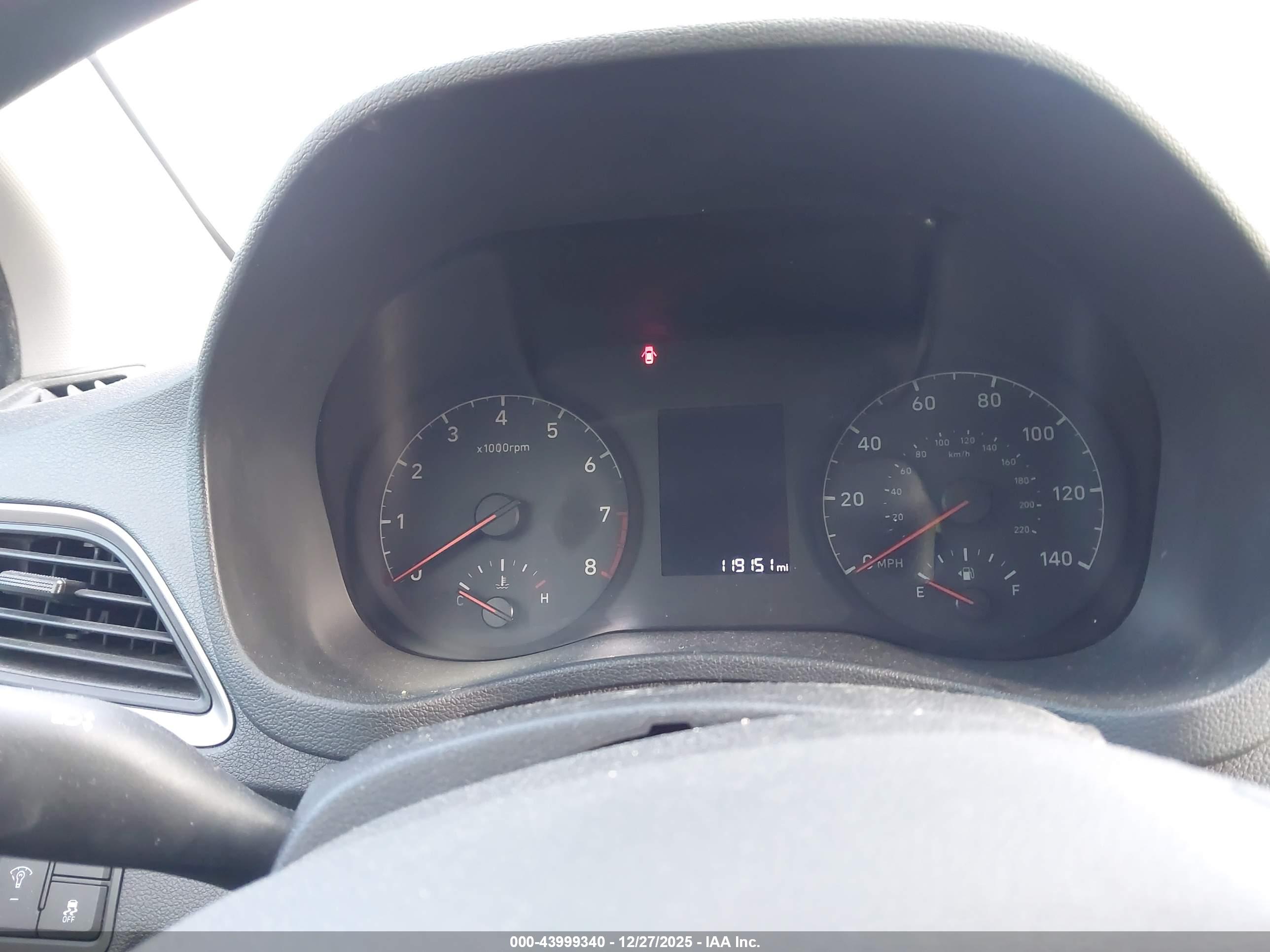 HYUNDAI ACCENT image 7