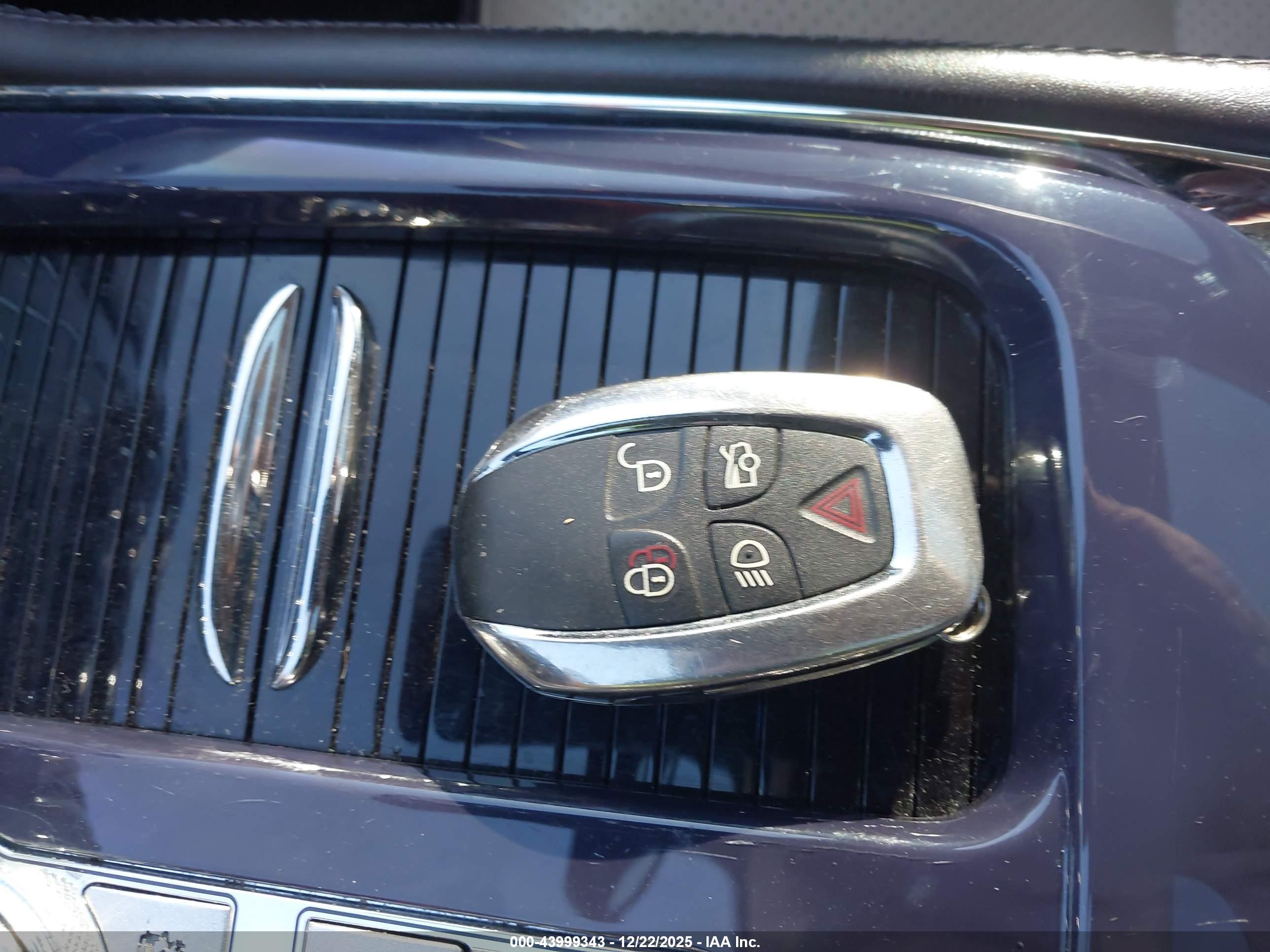 JAGUAR XJ image 11