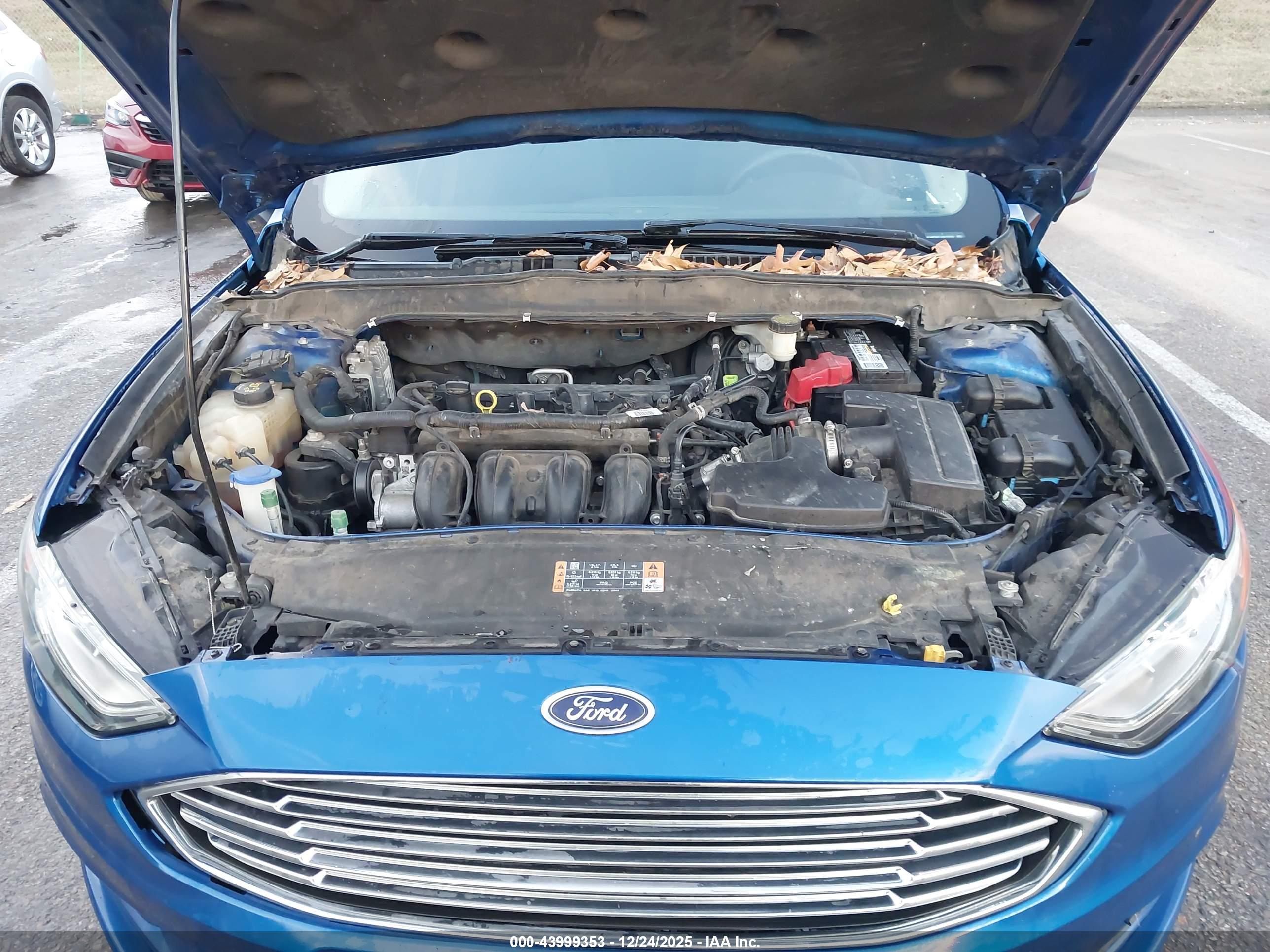 FORD FUSION image 10