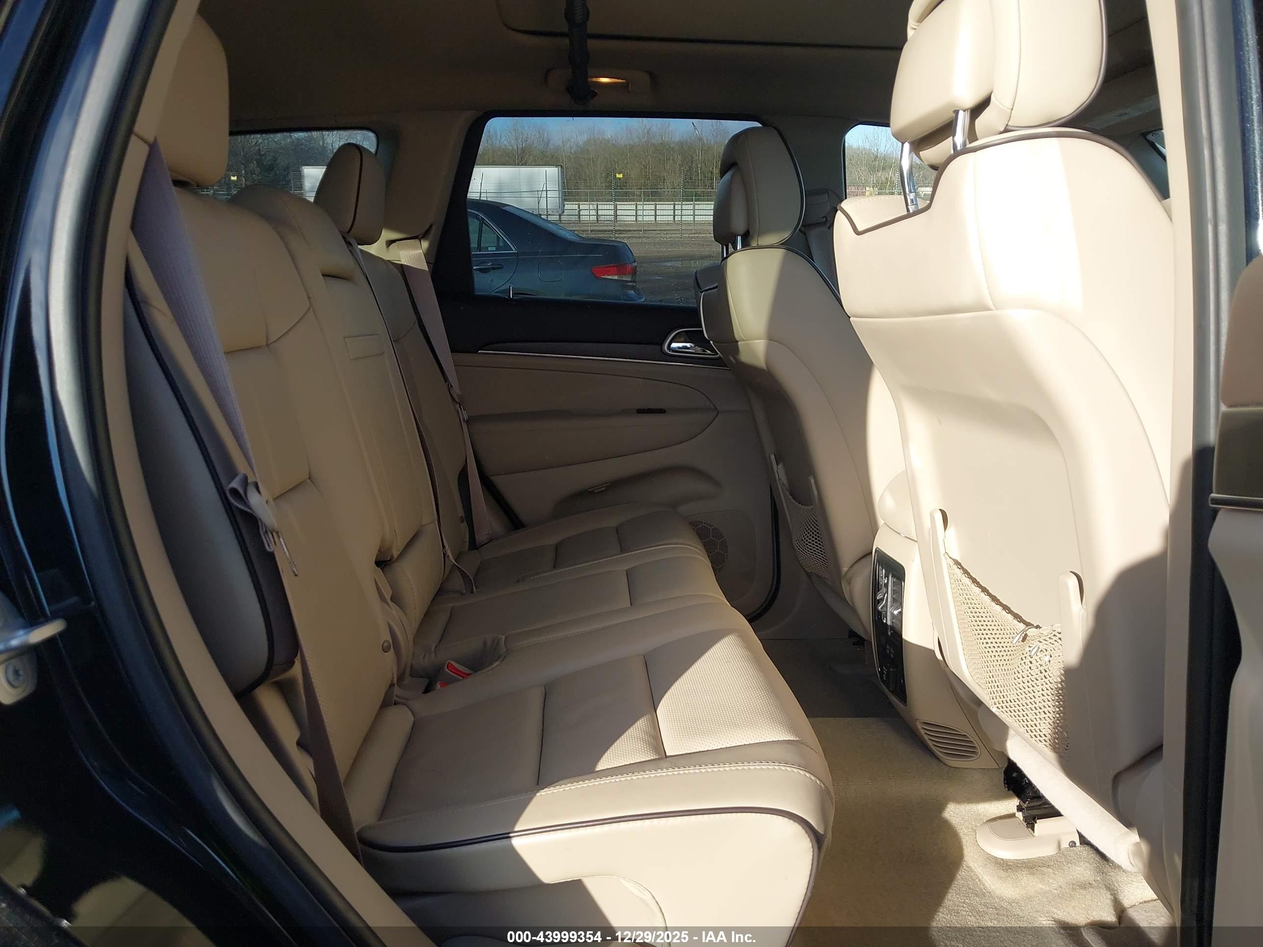JEEP GRAND image 8
