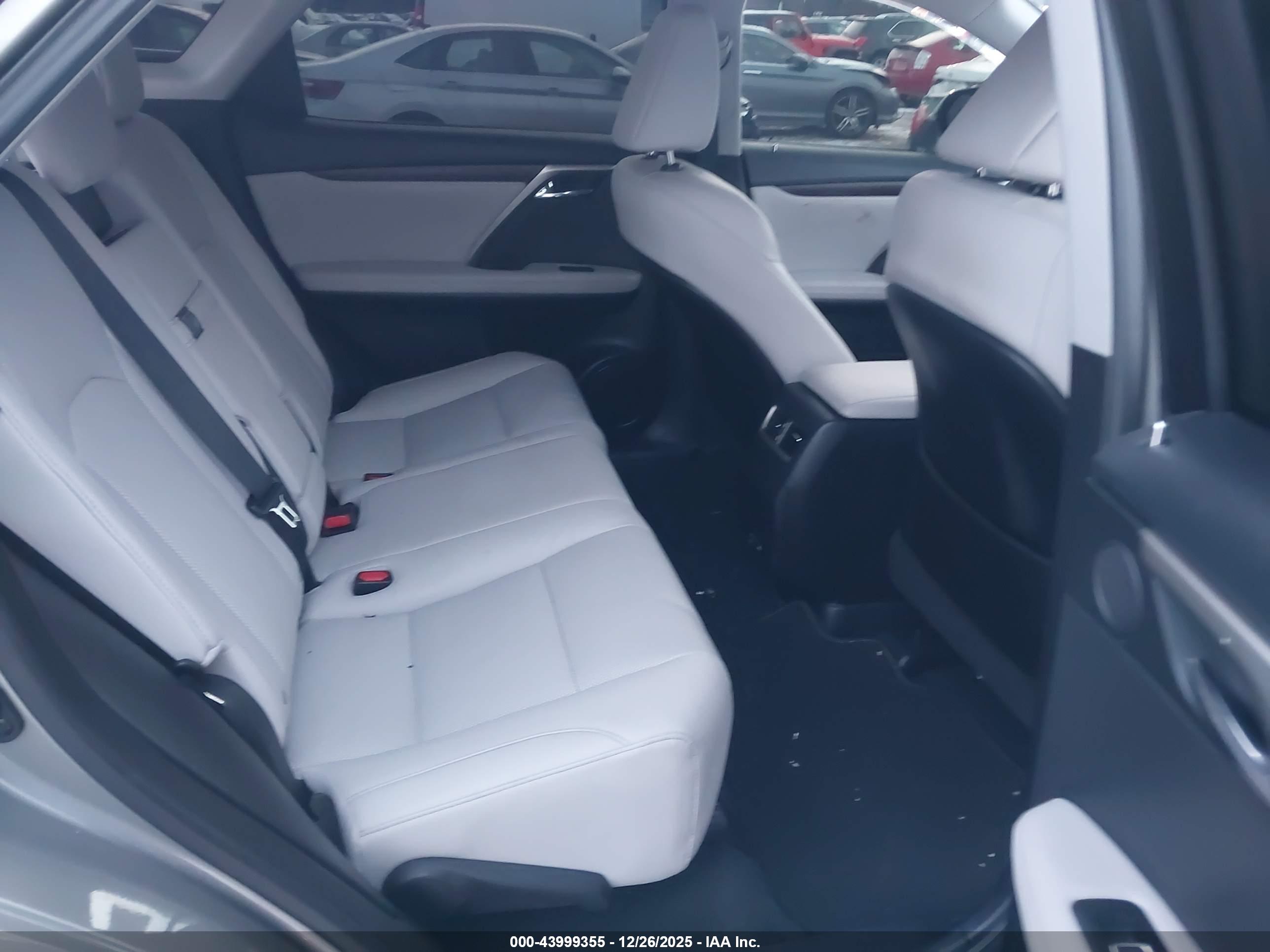 LEXUS RX image 8