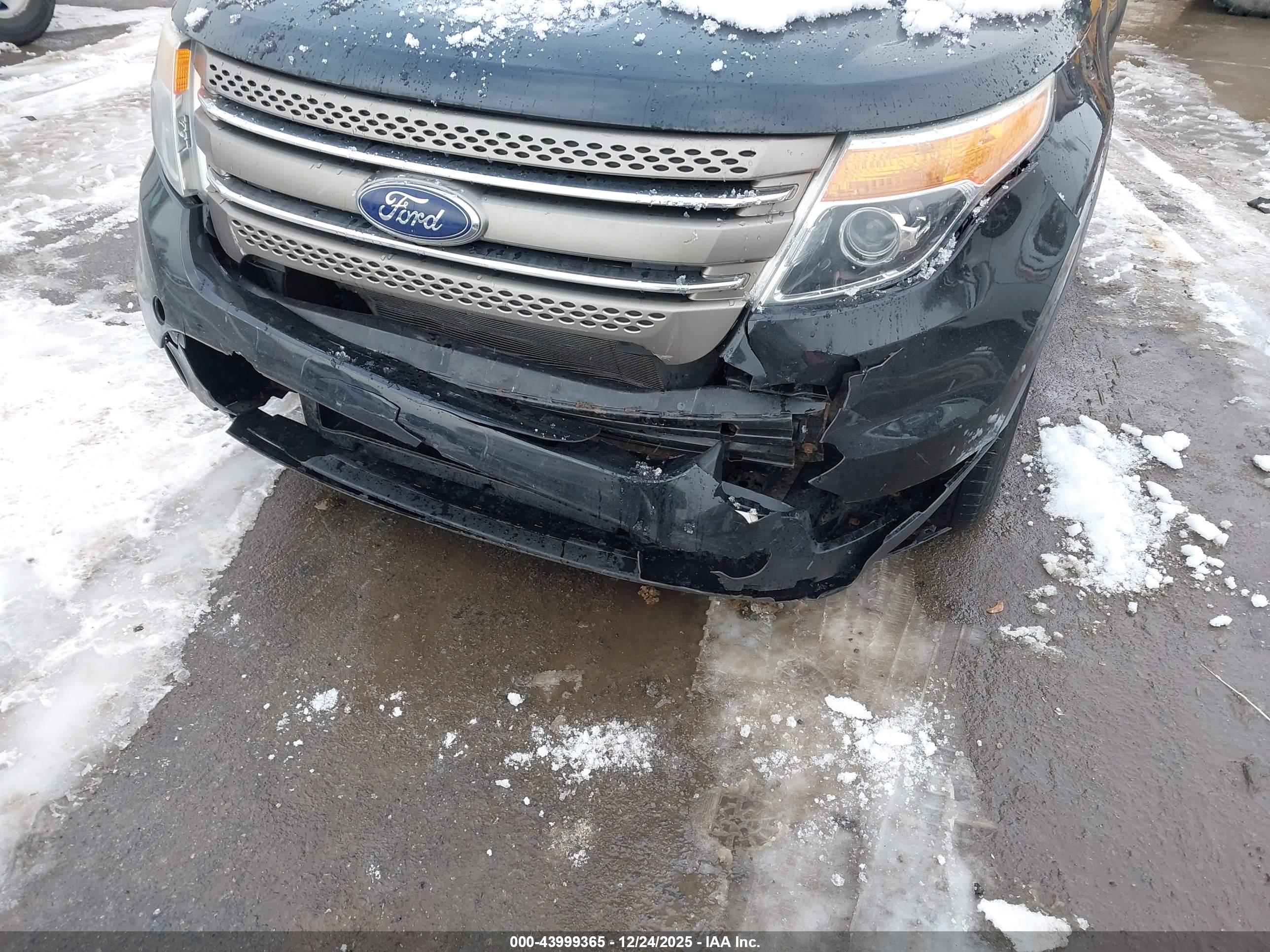 FORD EXPLORER image 6