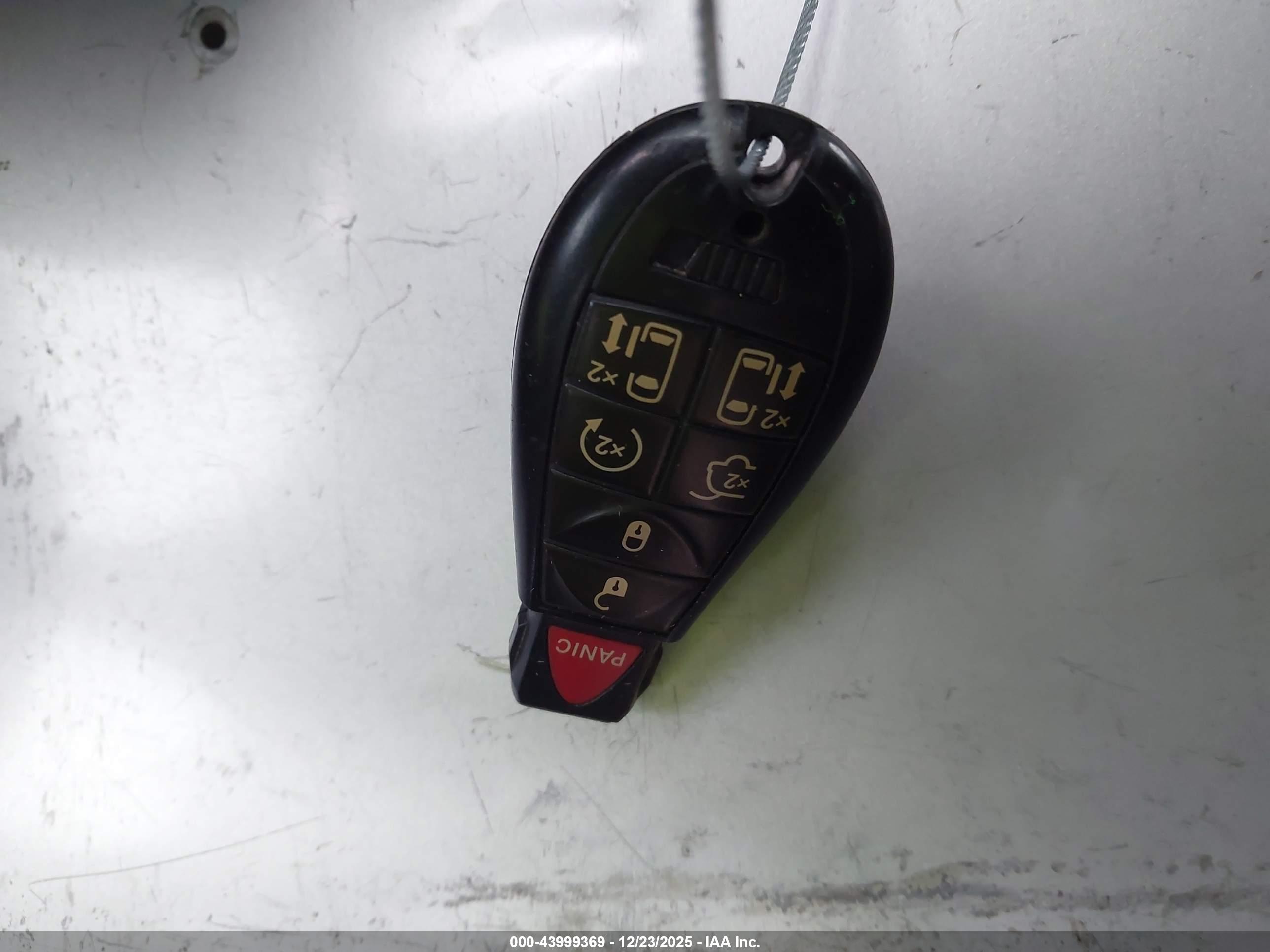 CHRYSLER TOWN image 11