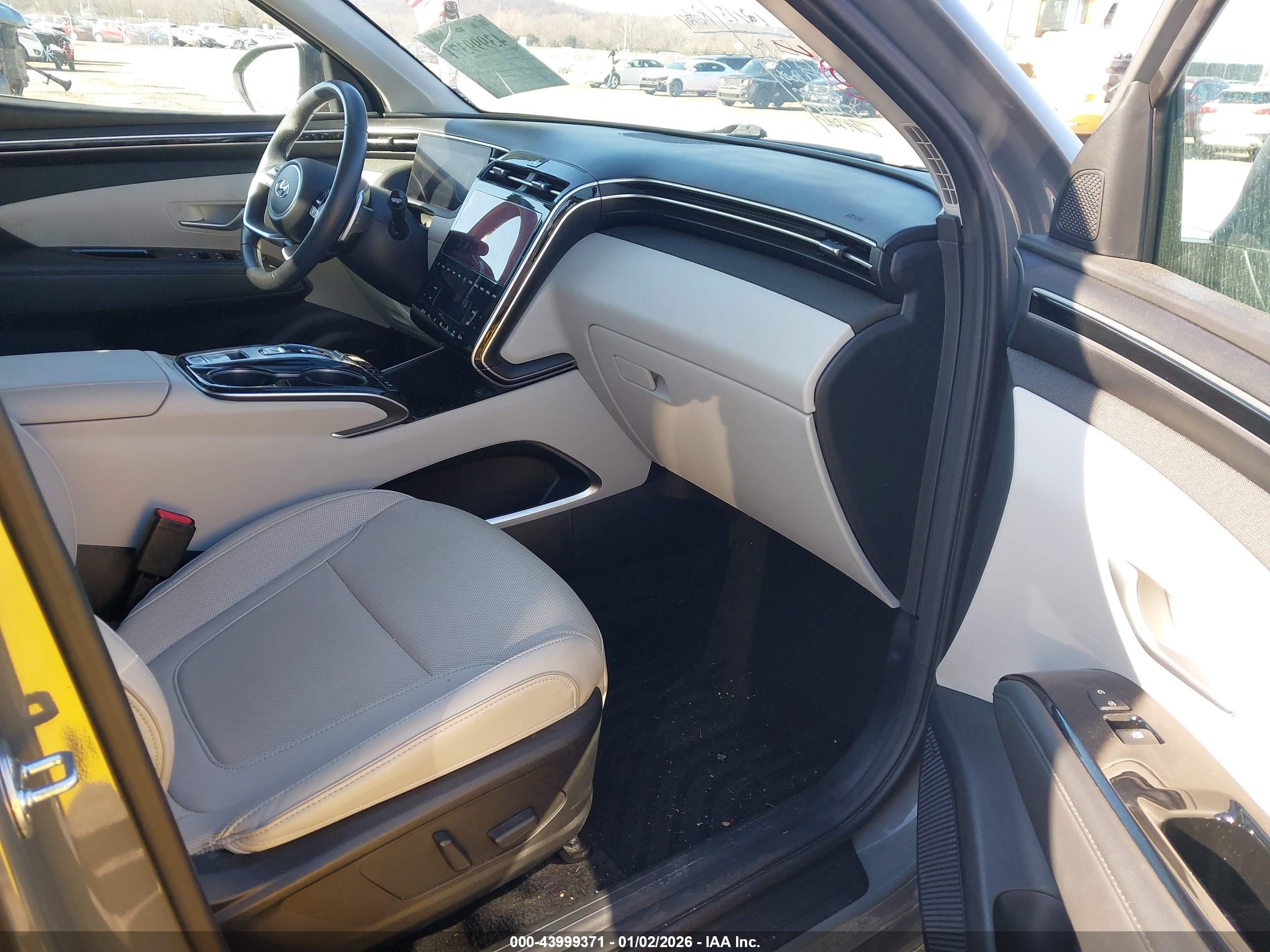 HYUNDAI TUCSON image 5