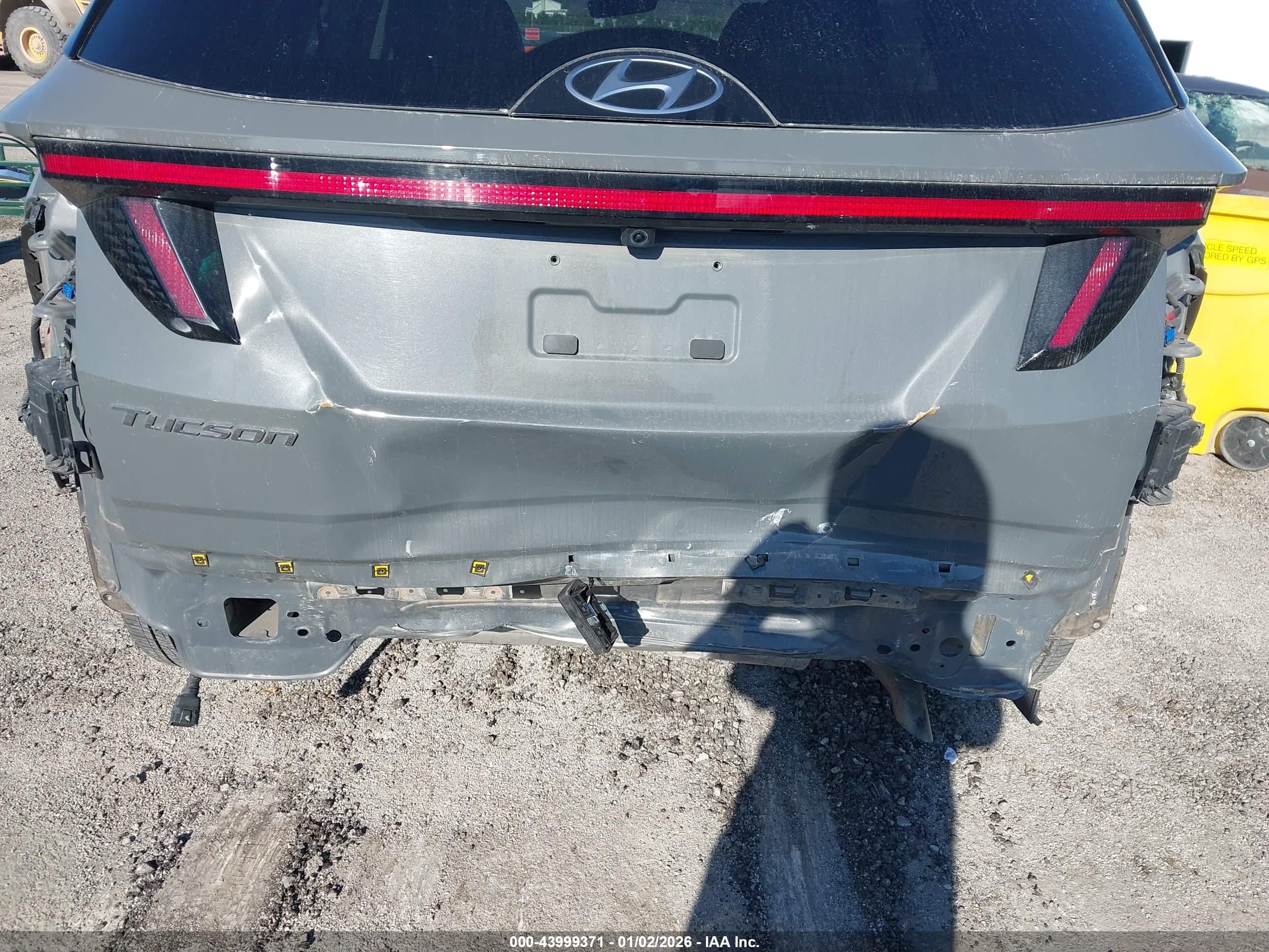 HYUNDAI TUCSON image 6