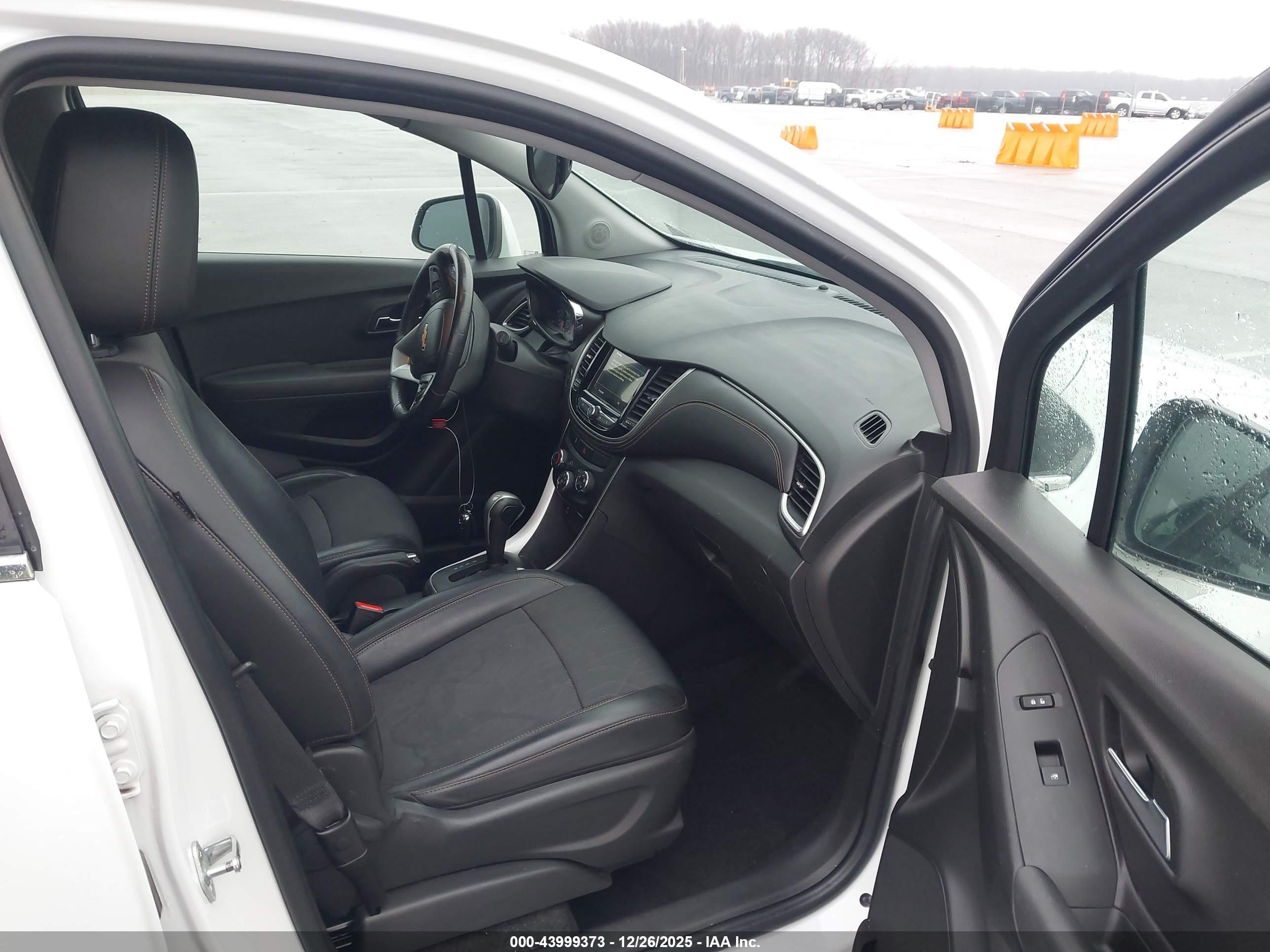 CHEVROLET TRAX image 5