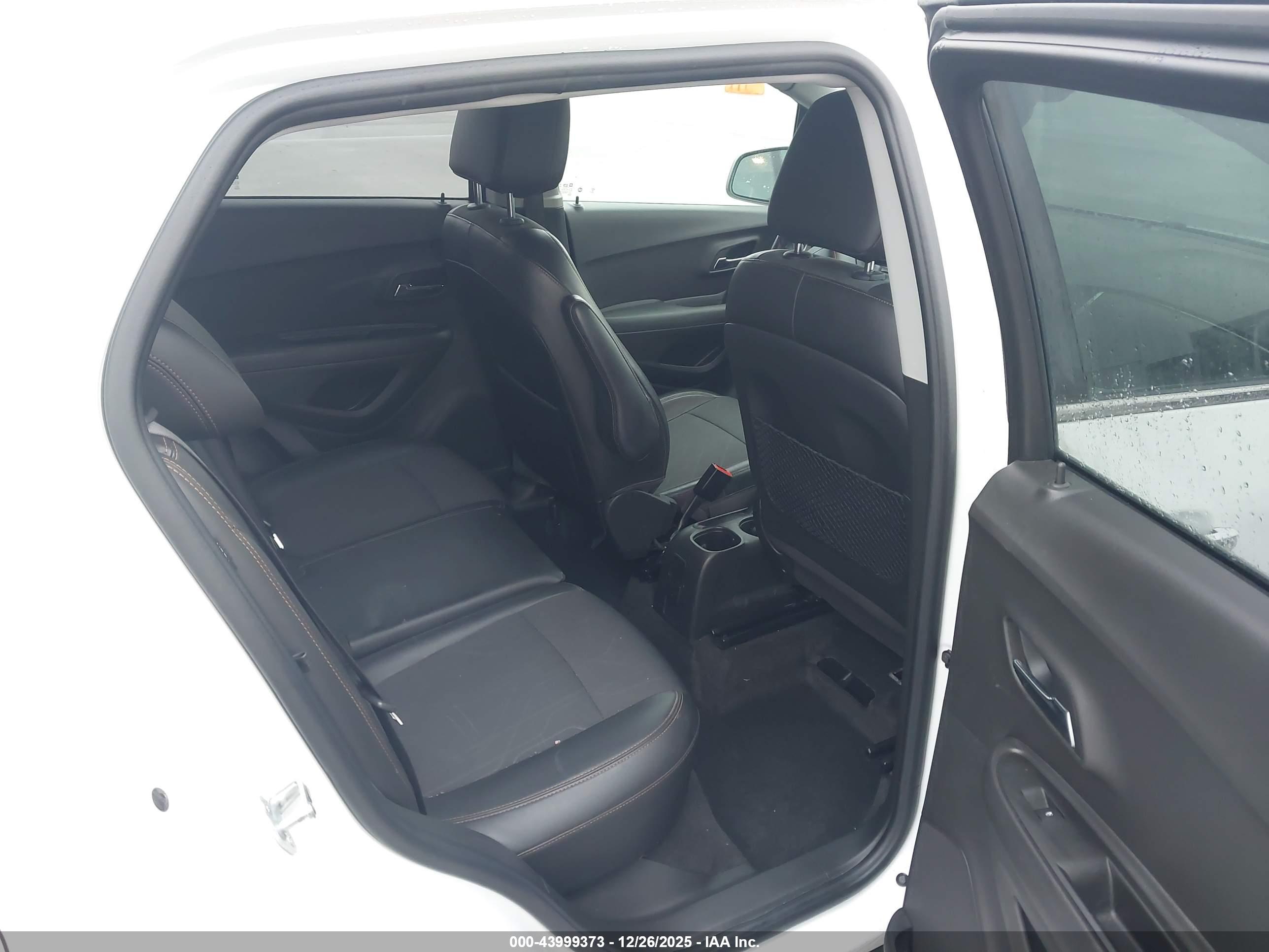 CHEVROLET TRAX image 8