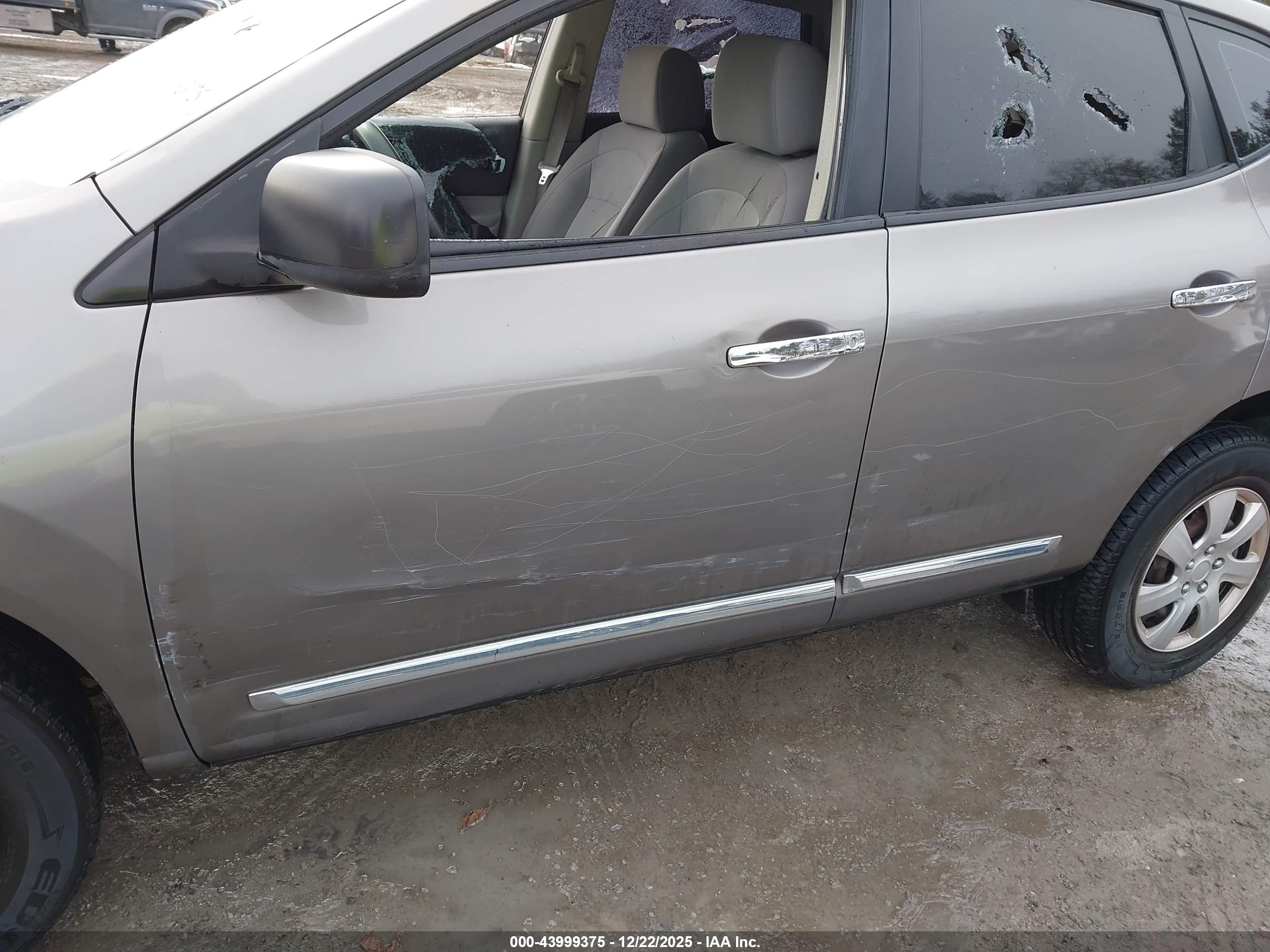 NISSAN ROGUE image 6