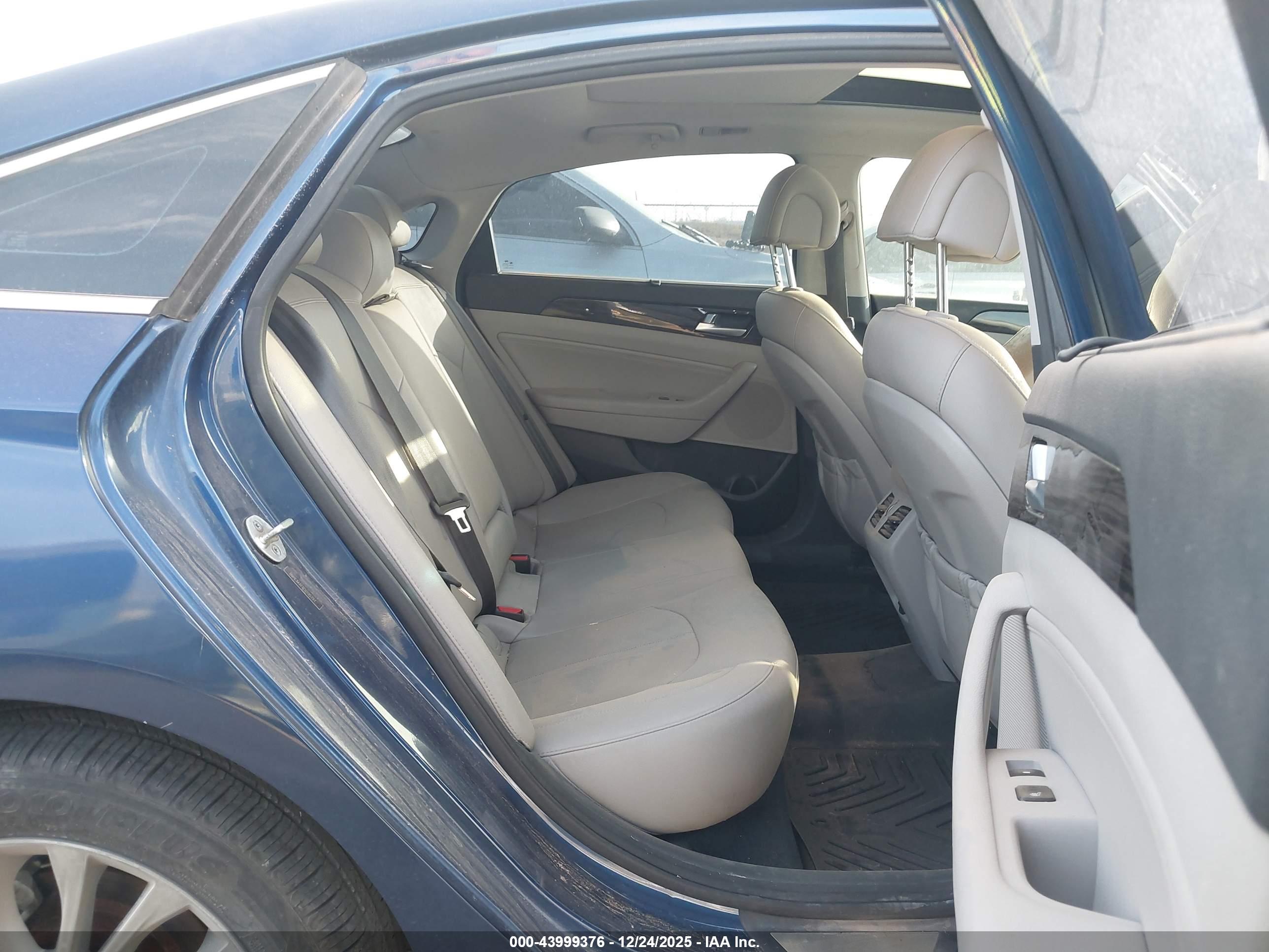 HYUNDAI SONATA image 8