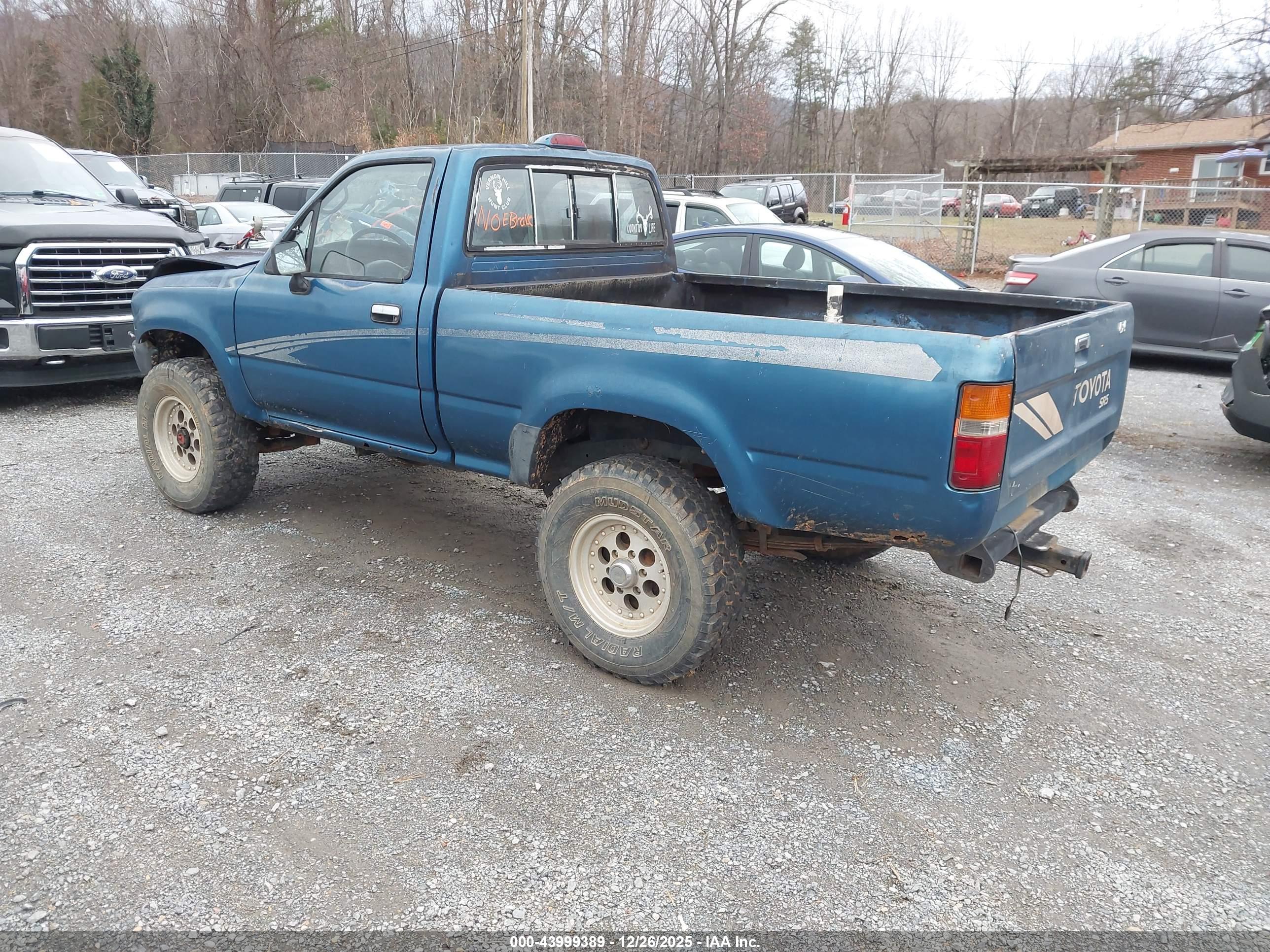 TOYOTA PICKUP image 3