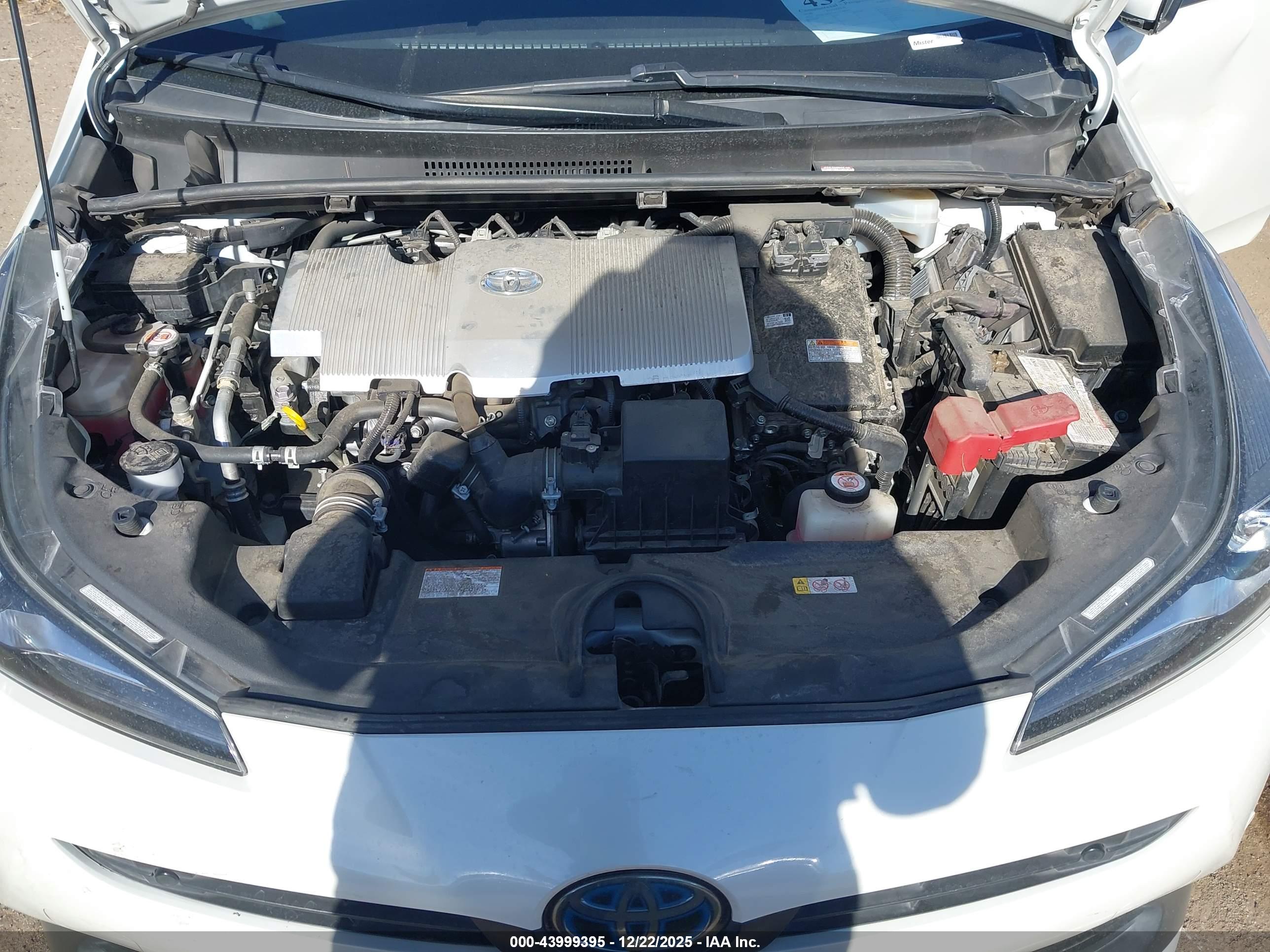 TOYOTA PRIUS image 10