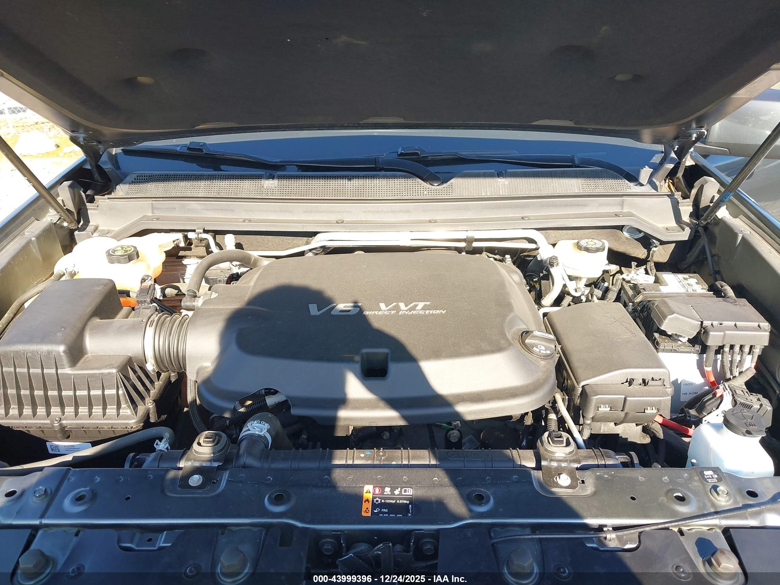 CHEVROLET COLORADO image 10