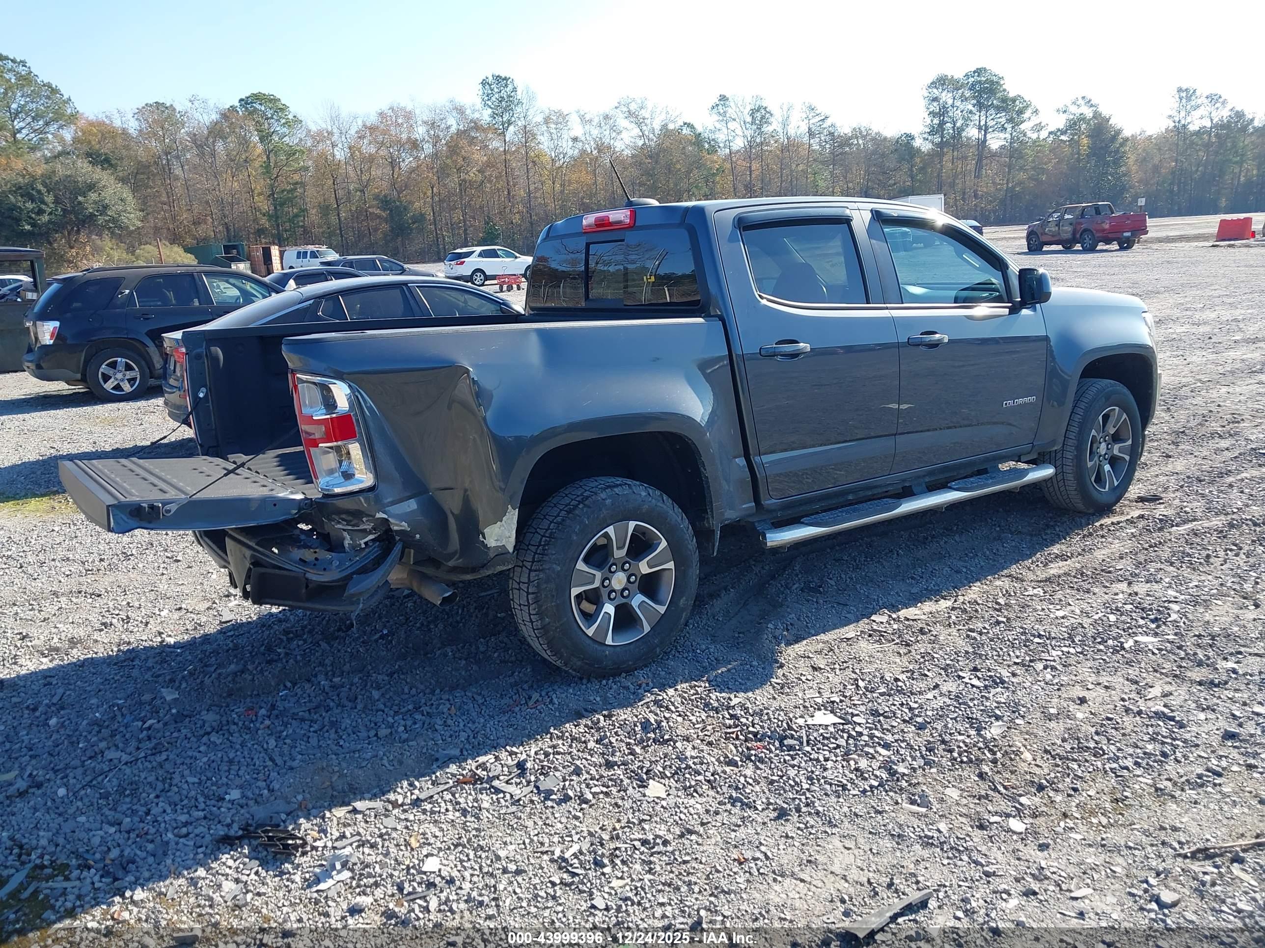 CHEVROLET COLORADO image 4