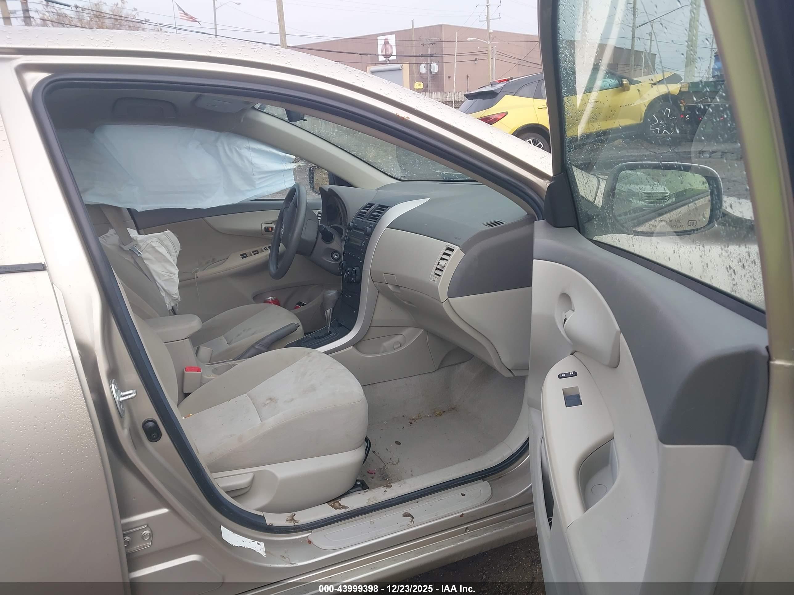 TOYOTA COROLLA image 5
