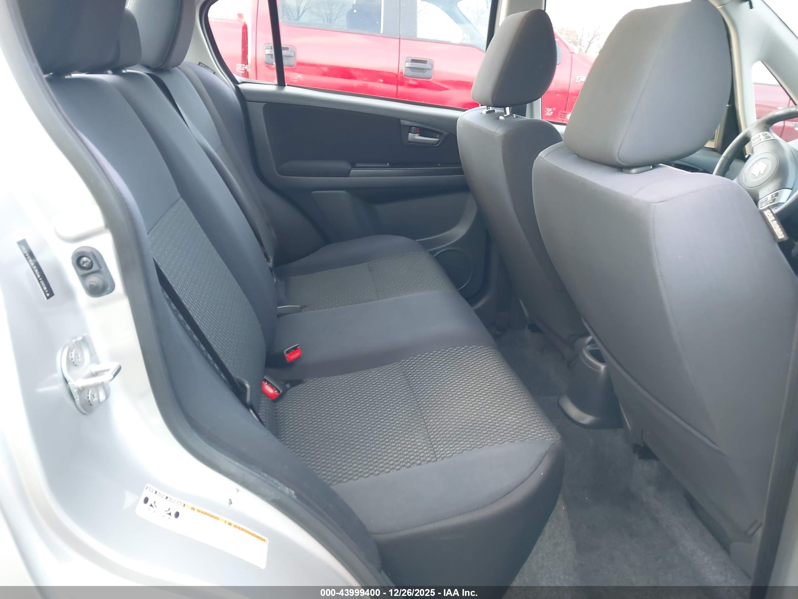 SUZUKI SX4 image 8