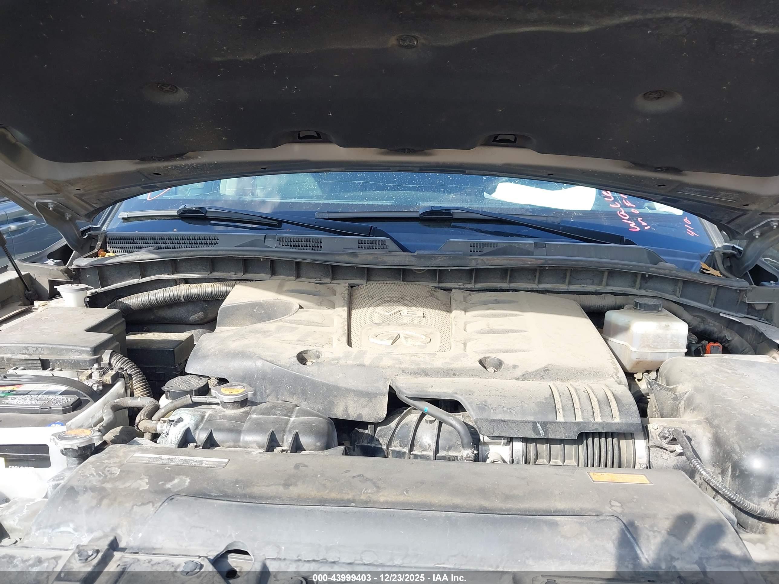 INFINITI QX56 image 10