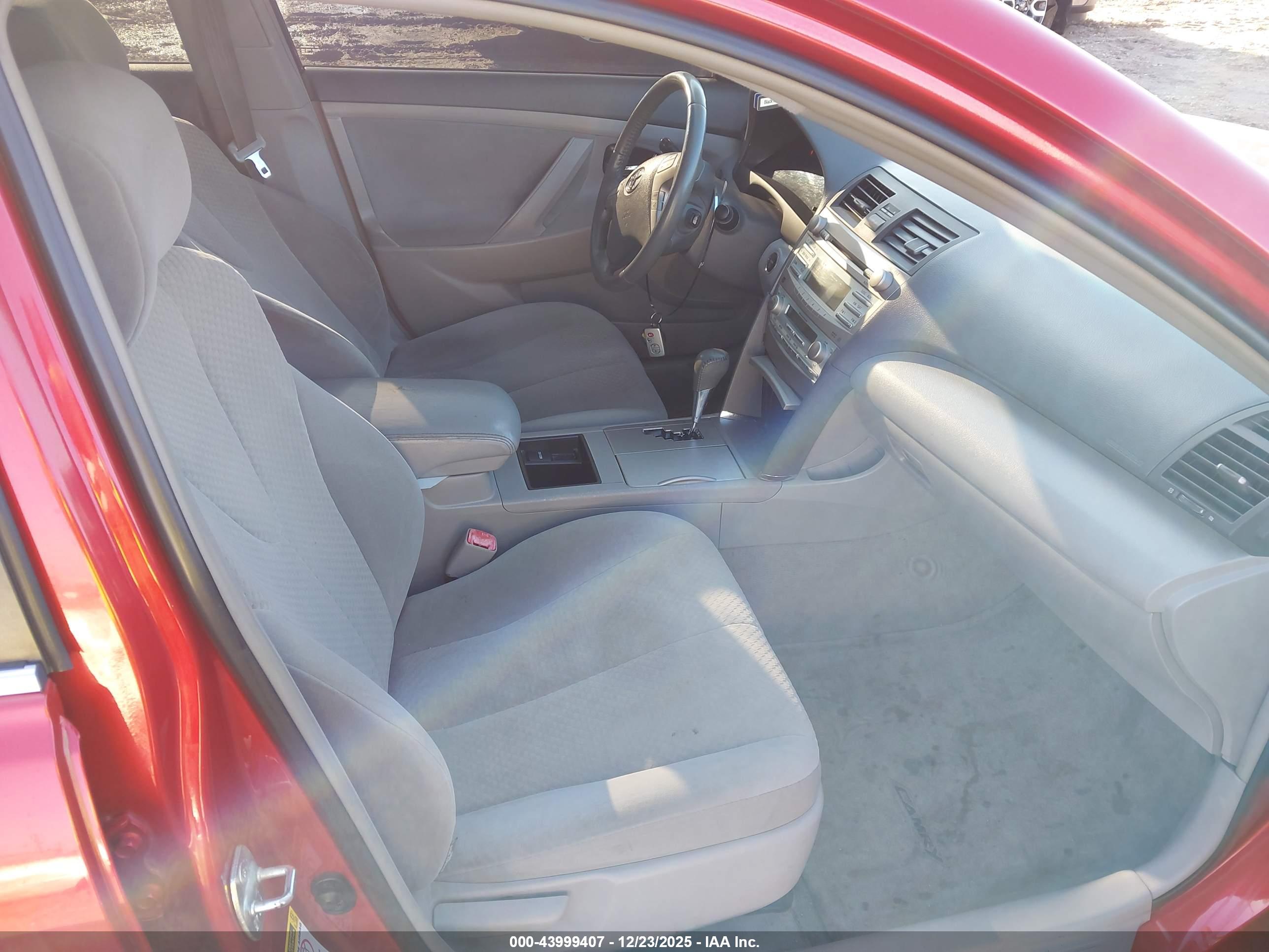 TOYOTA CAMRY image 5