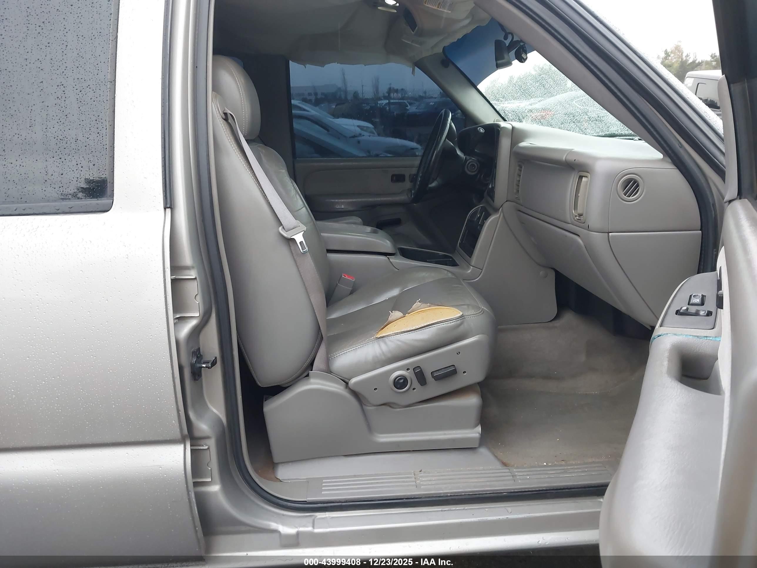 CHEVROLET SILVERADO image 5