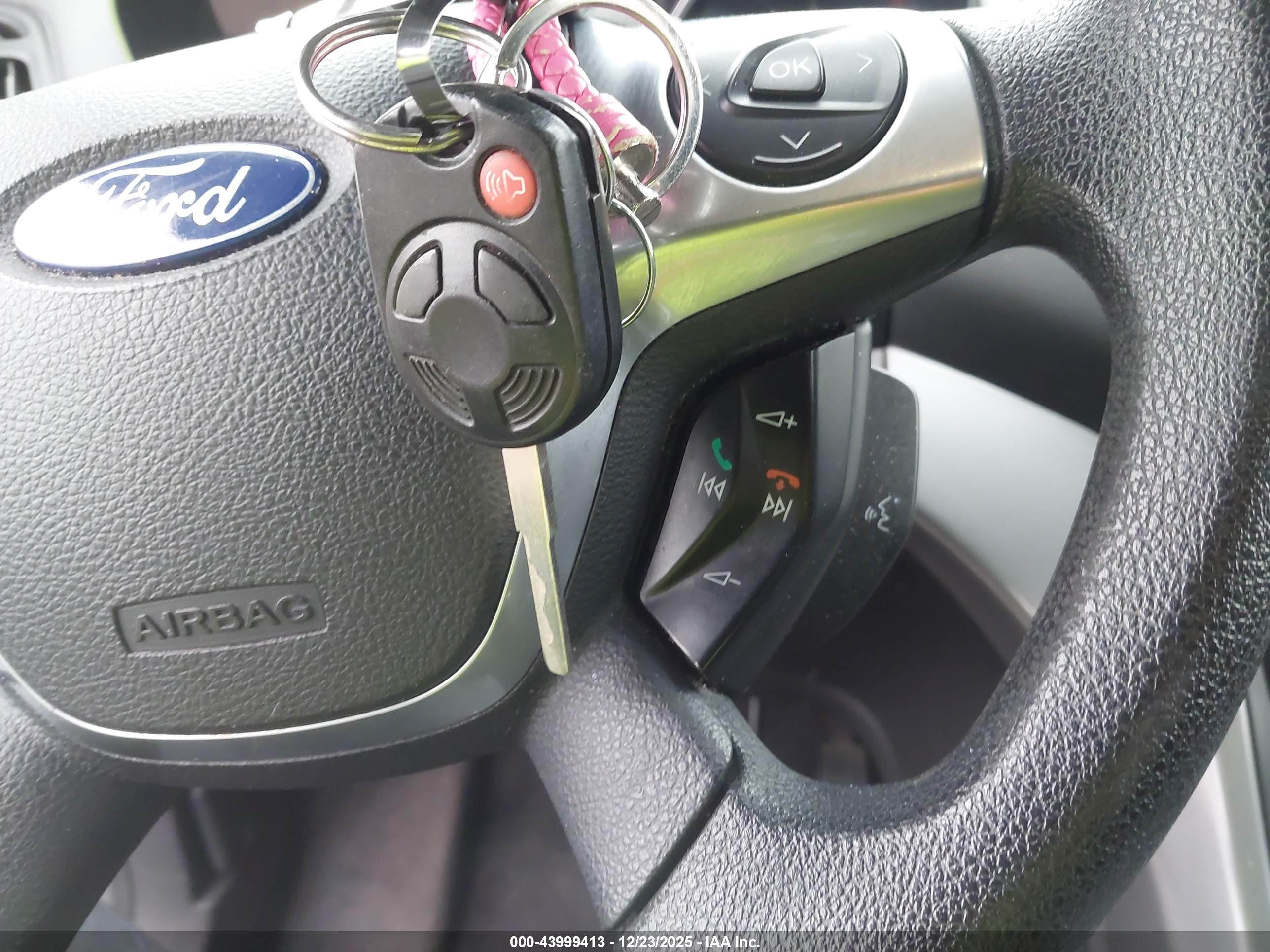 FORD ESCAPE image 11