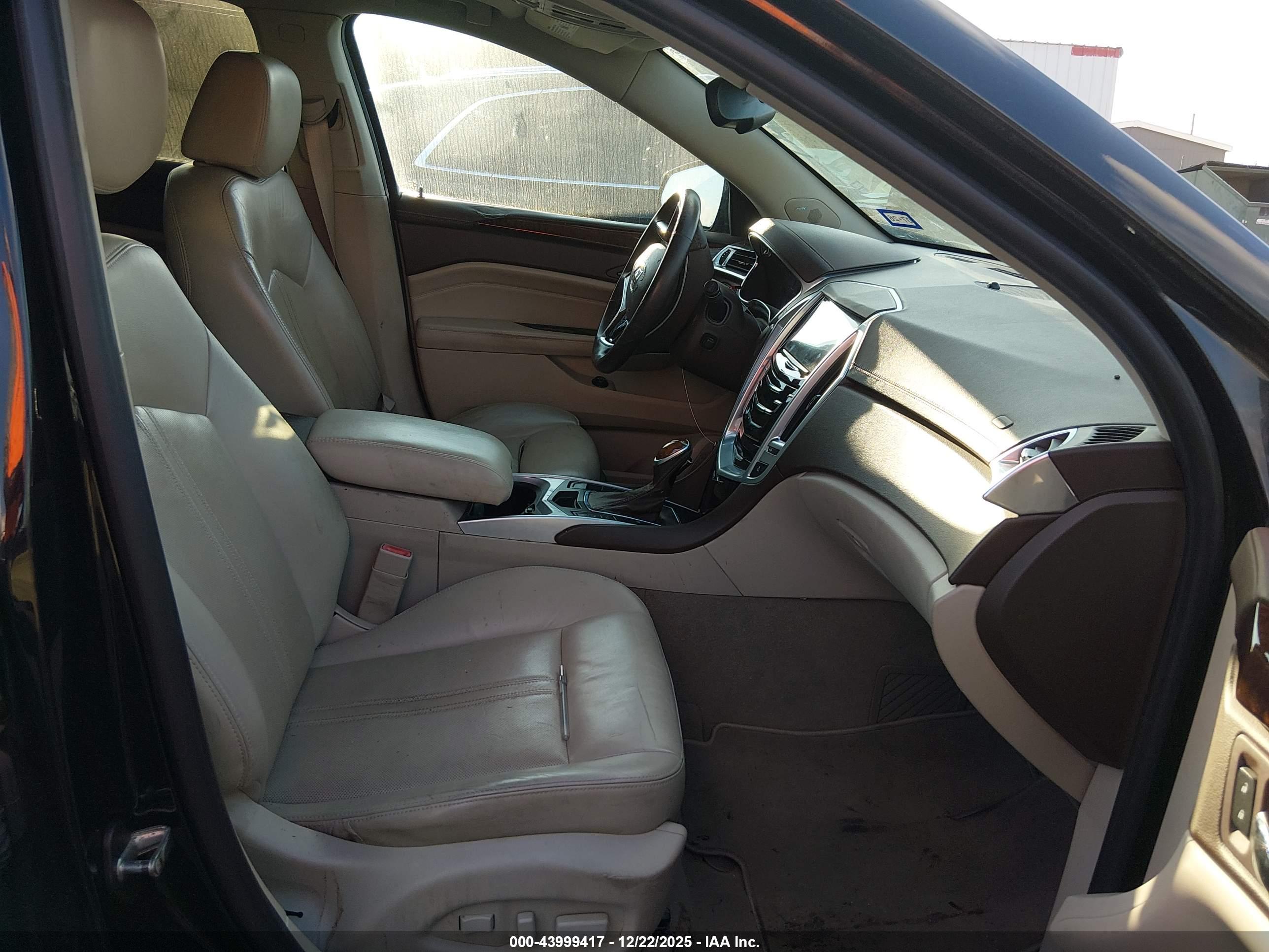CADILLAC SRX image 5