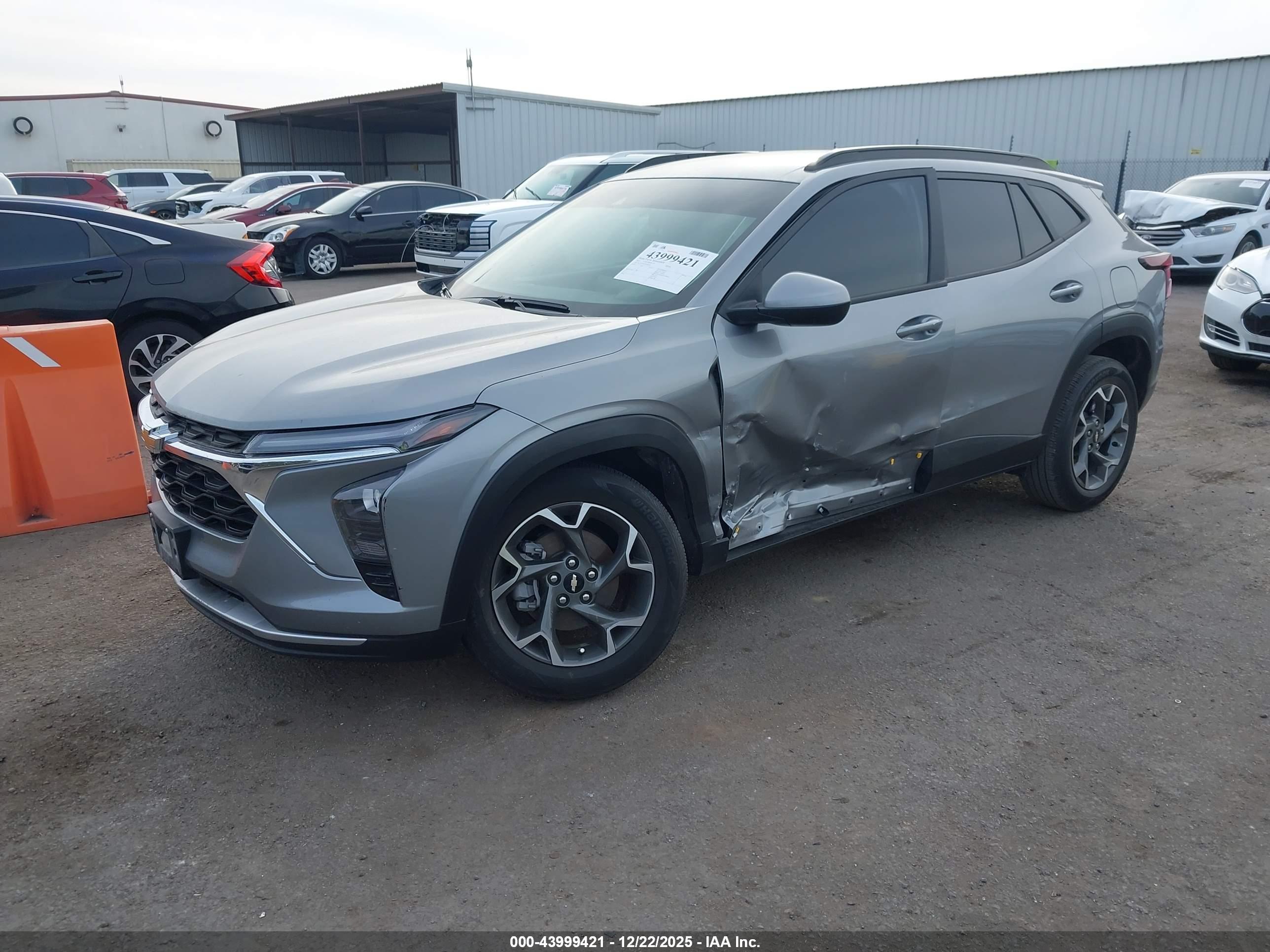 CHEVROLET TRAX image 2