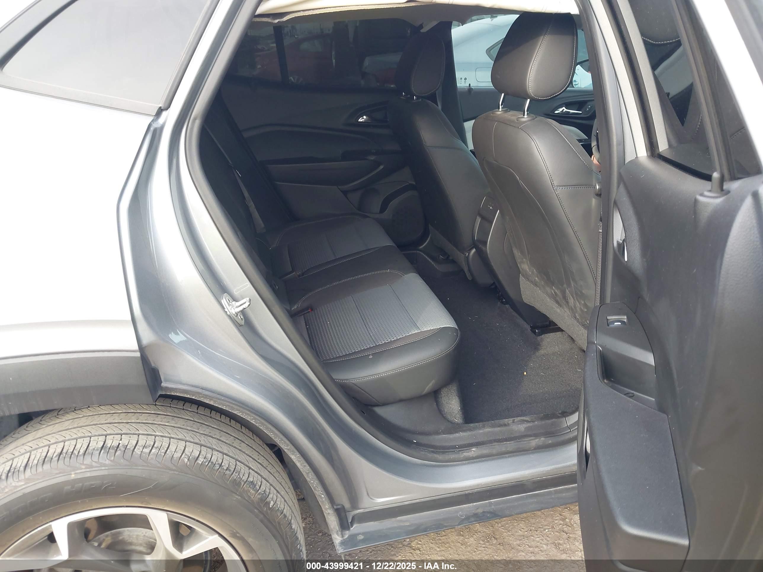 CHEVROLET TRAX image 8