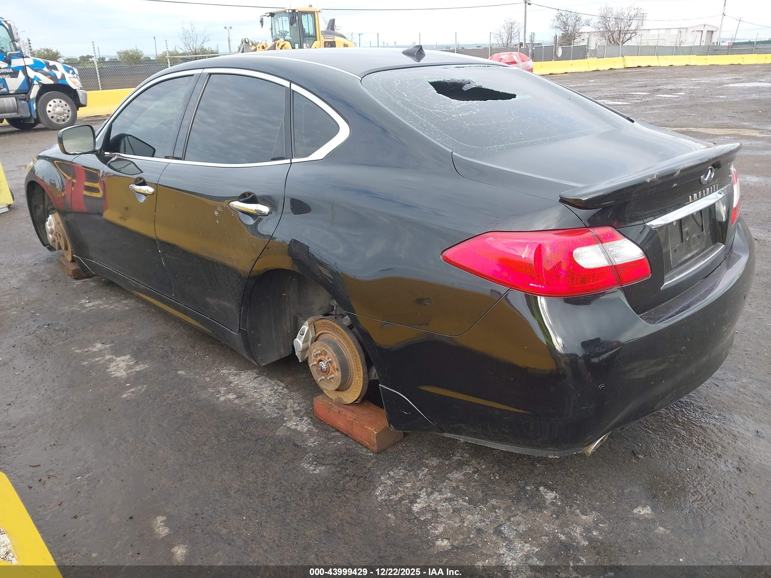 INFINITI M37 image 3