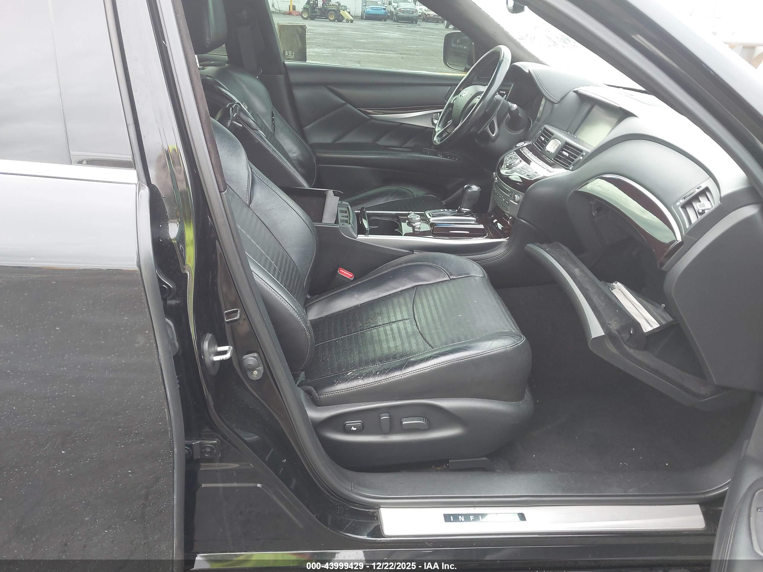 INFINITI M37 image 5