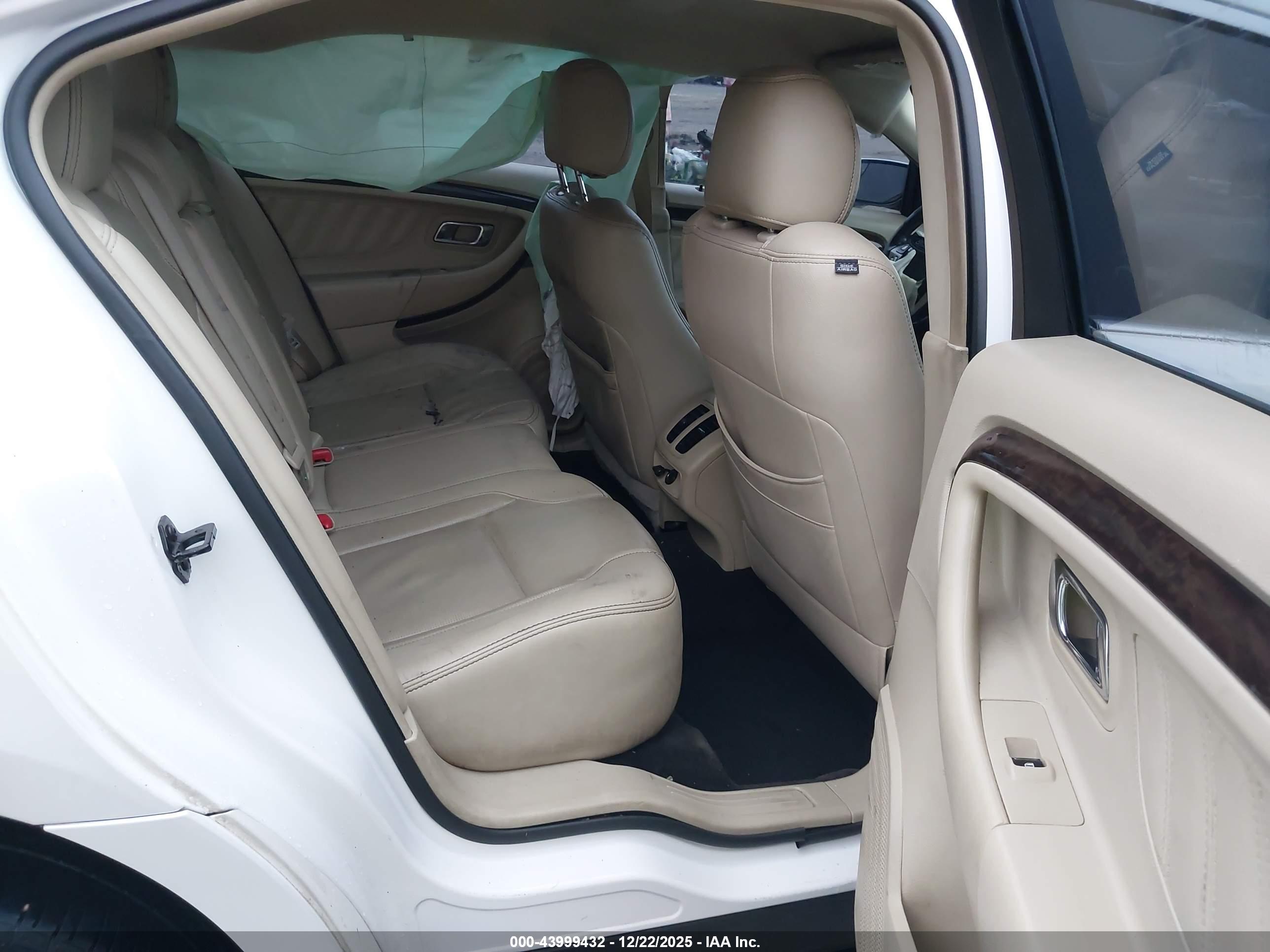FORD TAURUS image 8