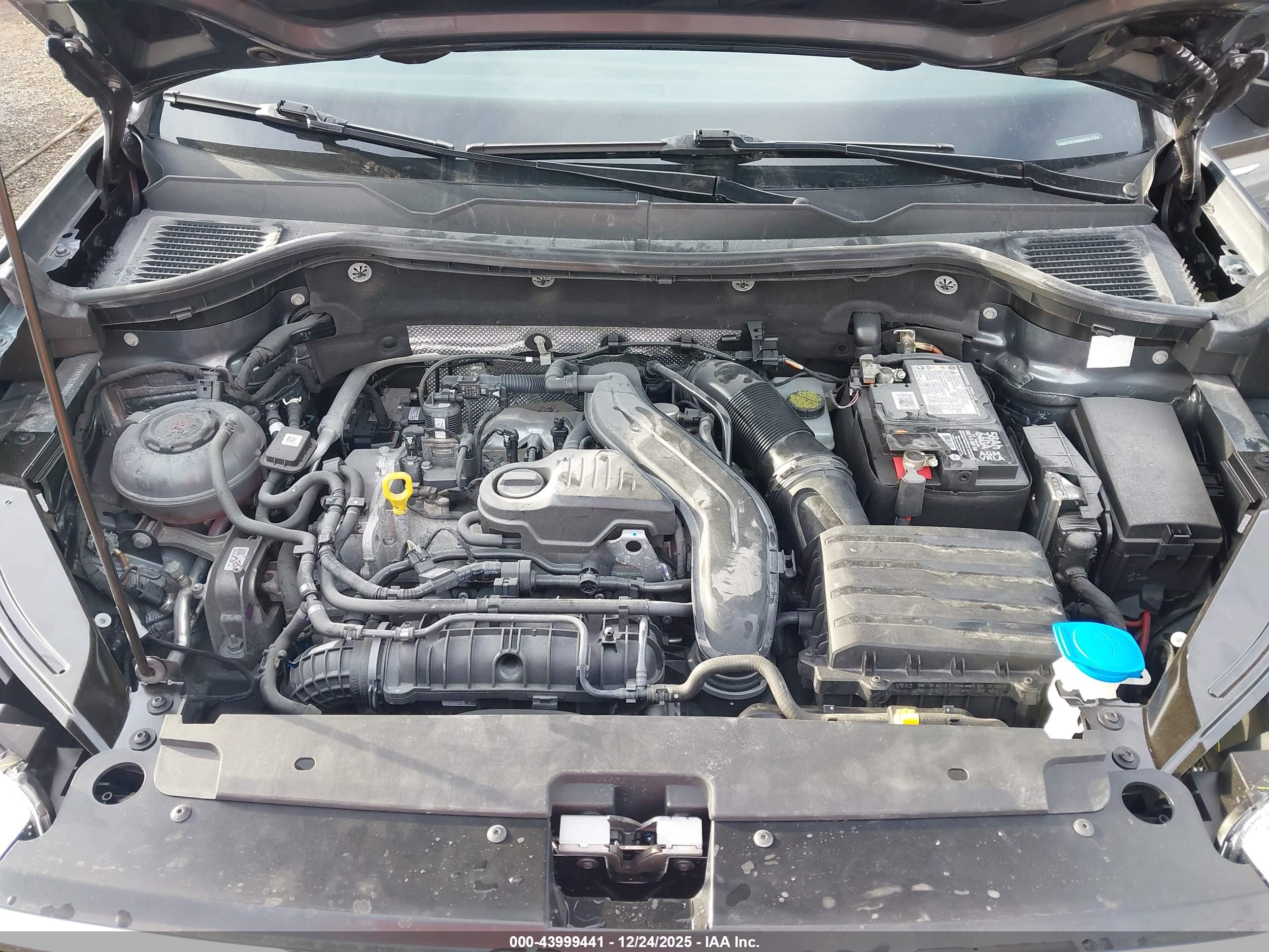 VOLKSWAGEN TAOS image 10