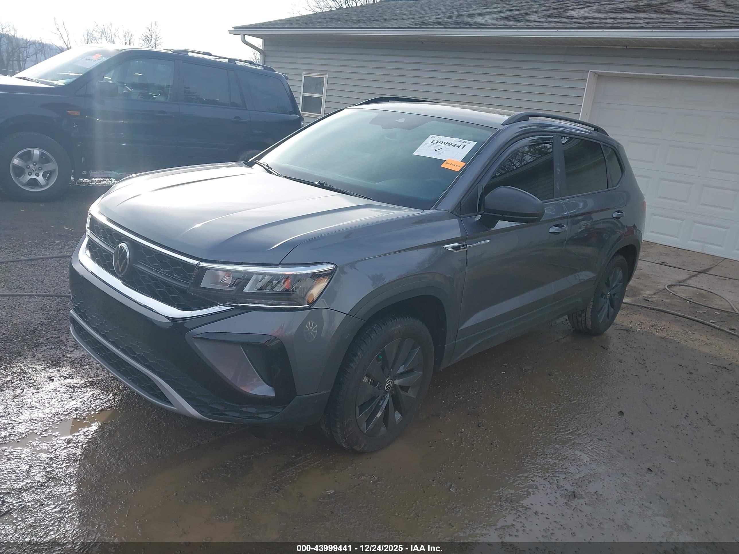 VOLKSWAGEN TAOS image 2