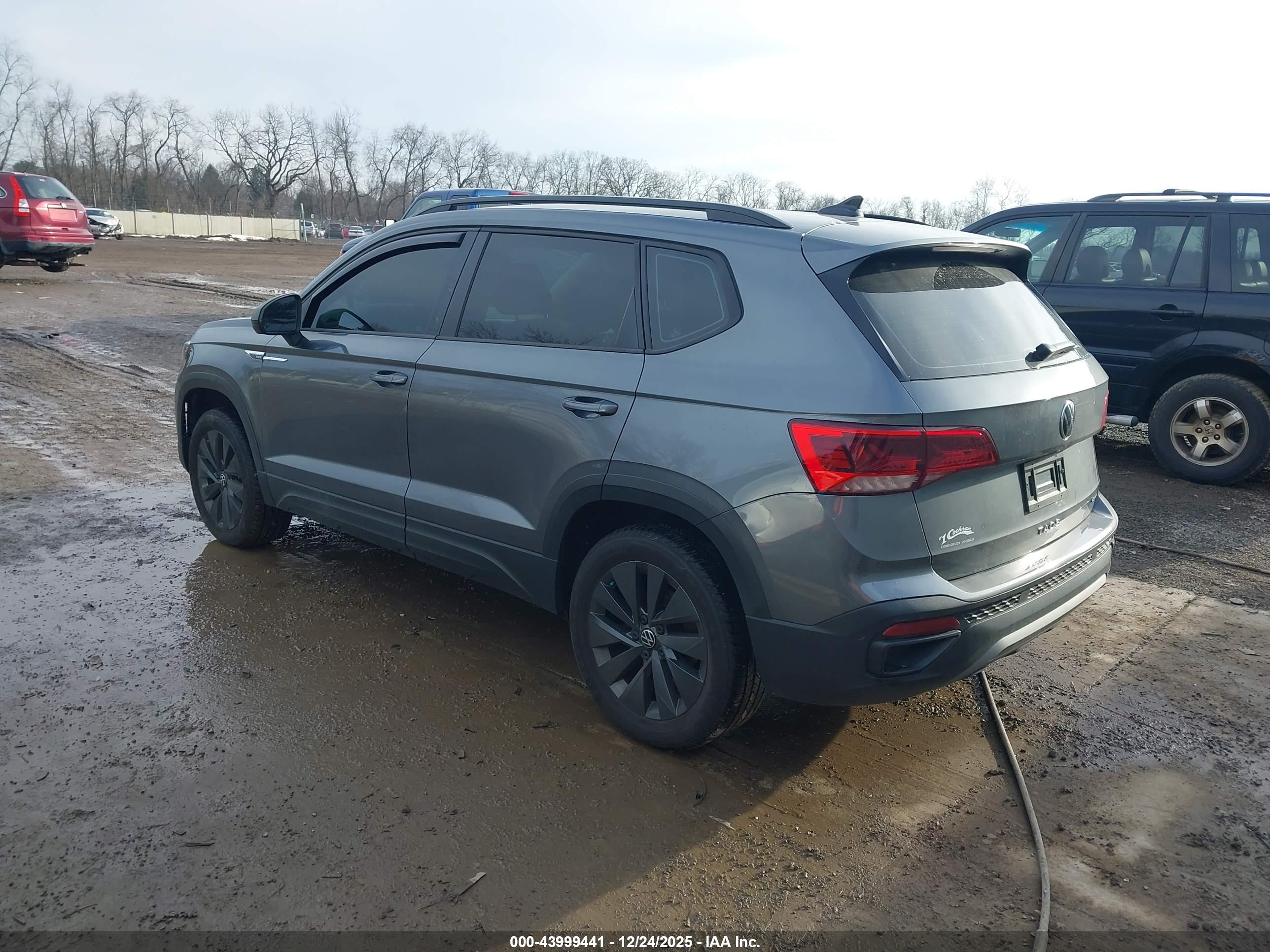 VOLKSWAGEN TAOS image 3