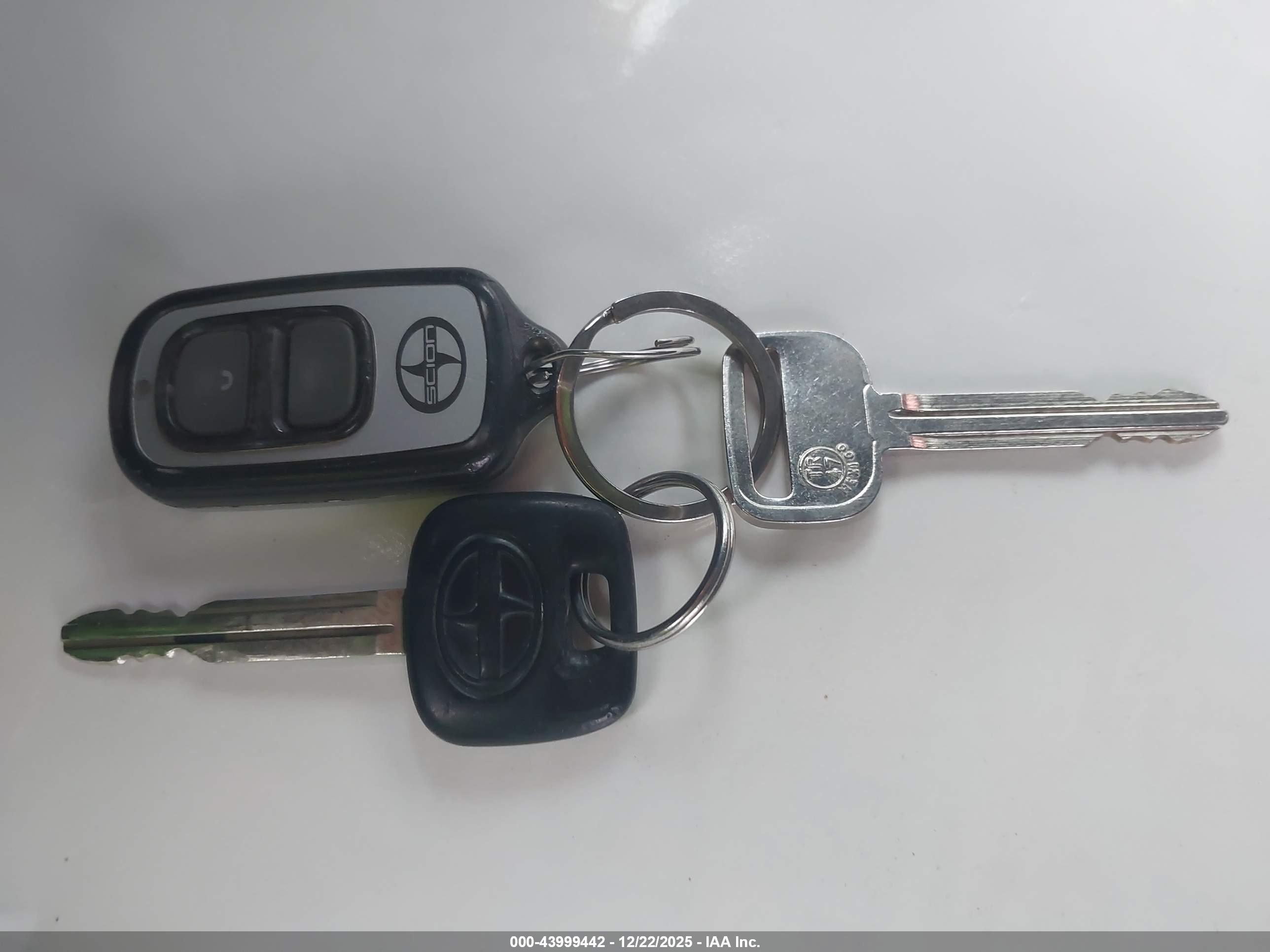 SCION XA image 11
