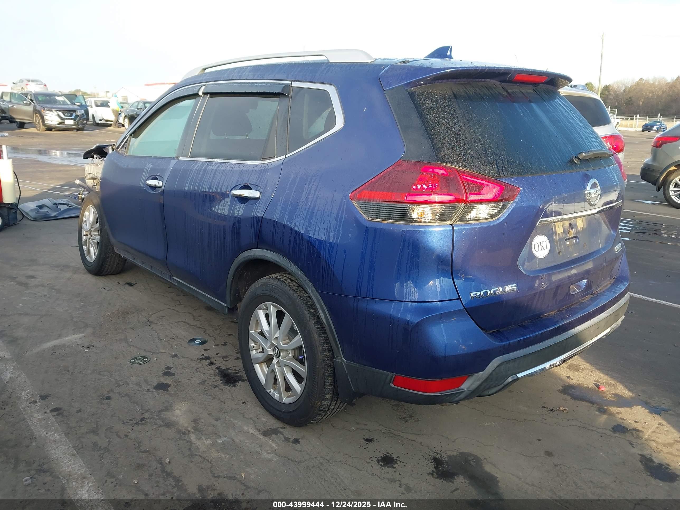 NISSAN ROGUE image 3