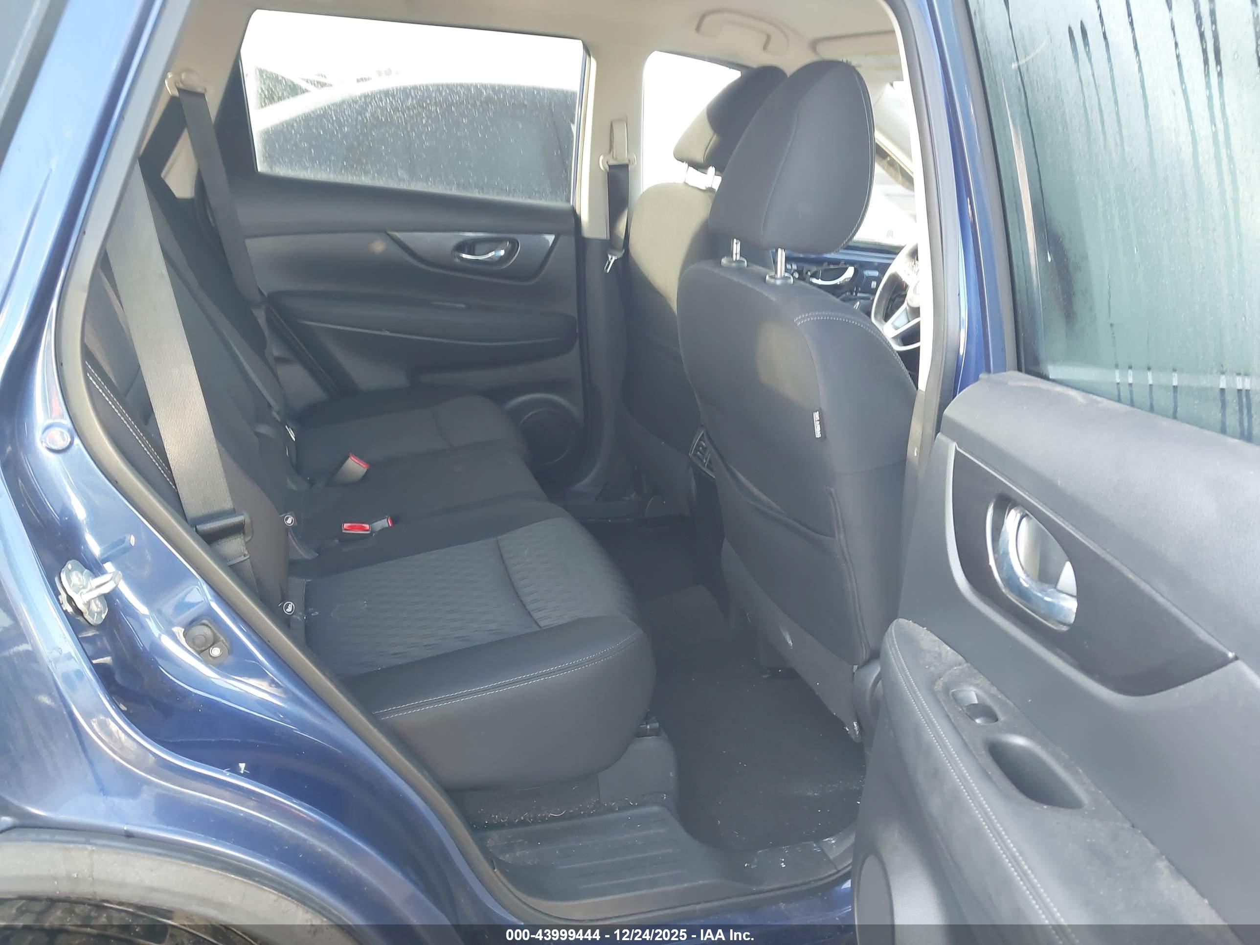 NISSAN ROGUE image 8
