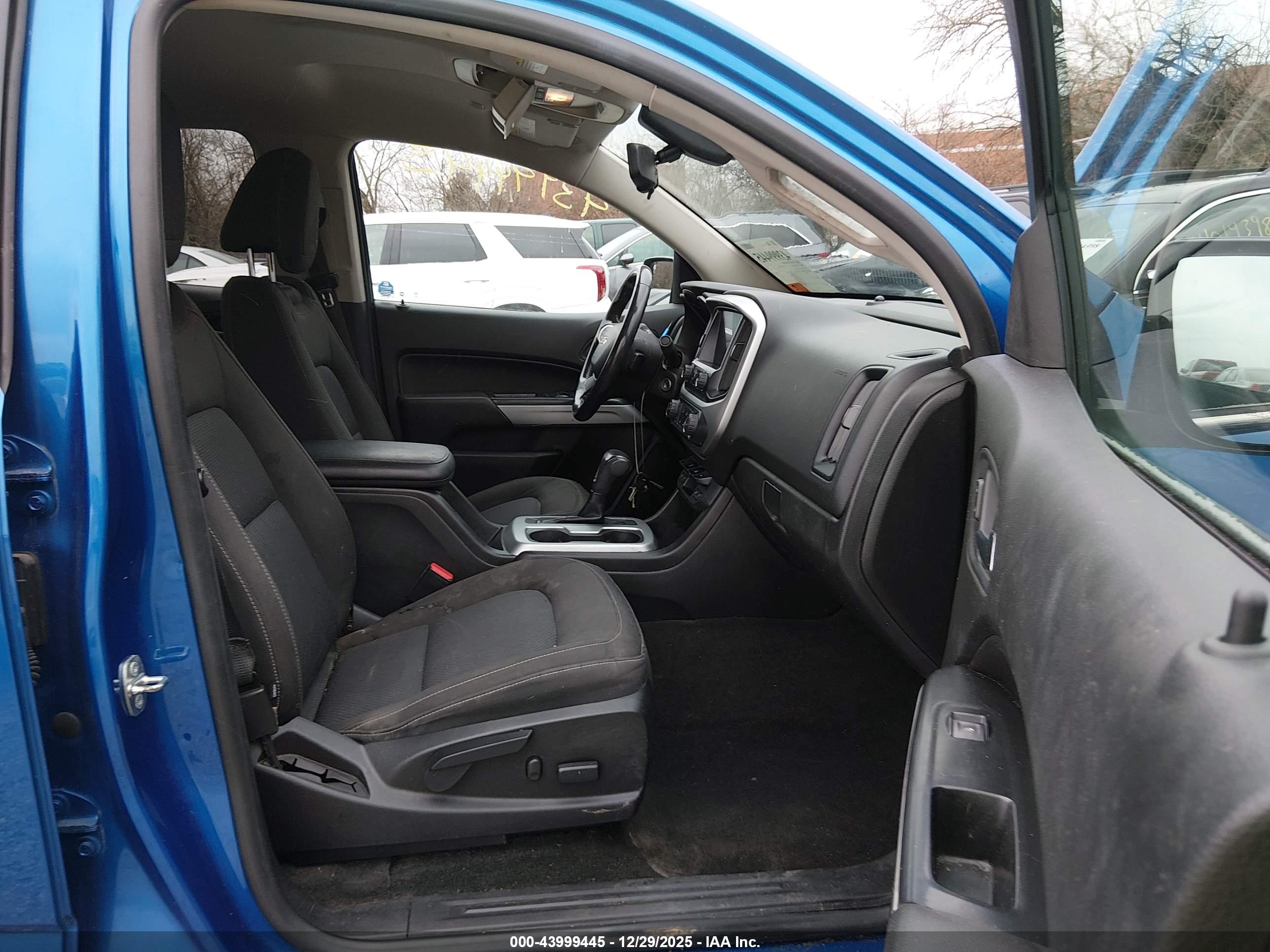 CHEVROLET COLORADO image 5