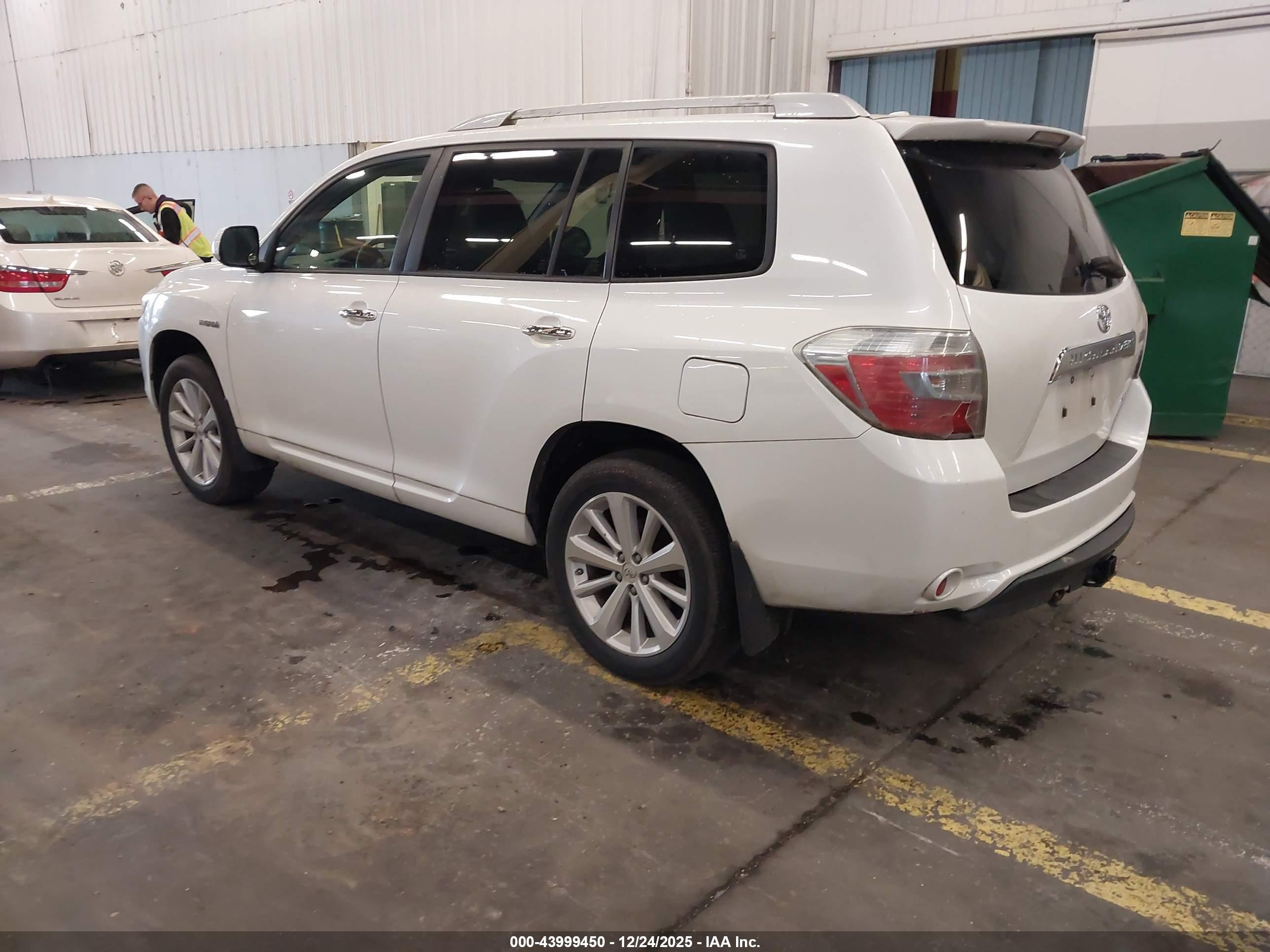 TOYOTA HIGHLANDER image 3