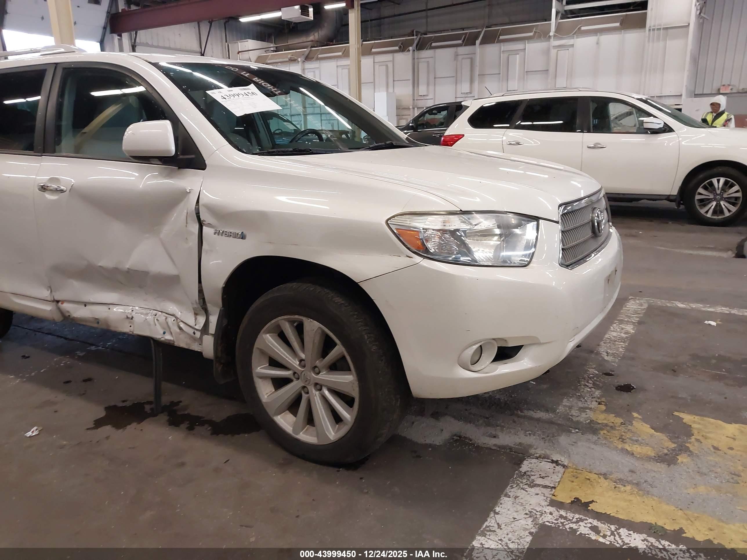 TOYOTA HIGHLANDER image 6