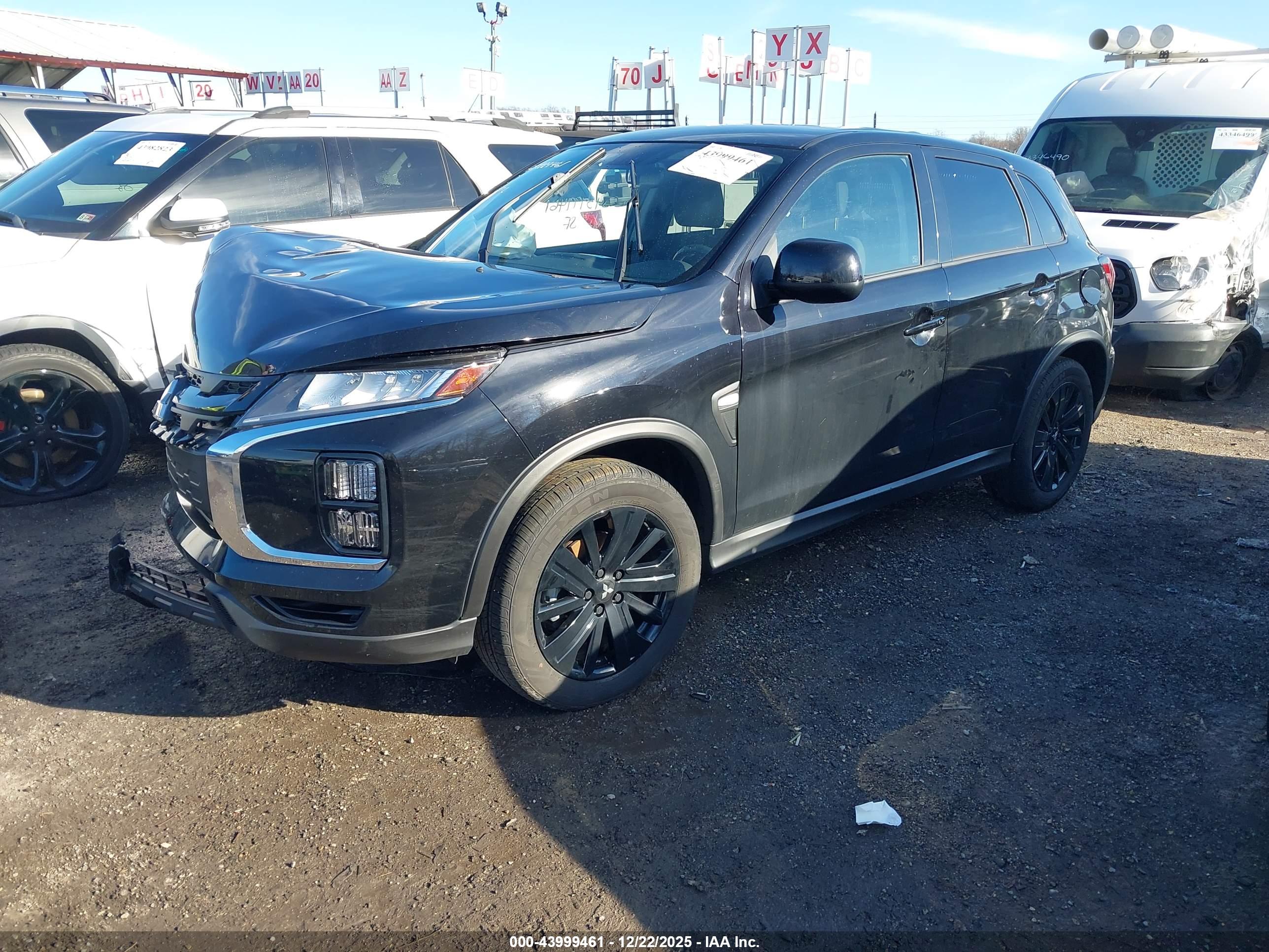 MITSUBISHI OUTLANDER image 2