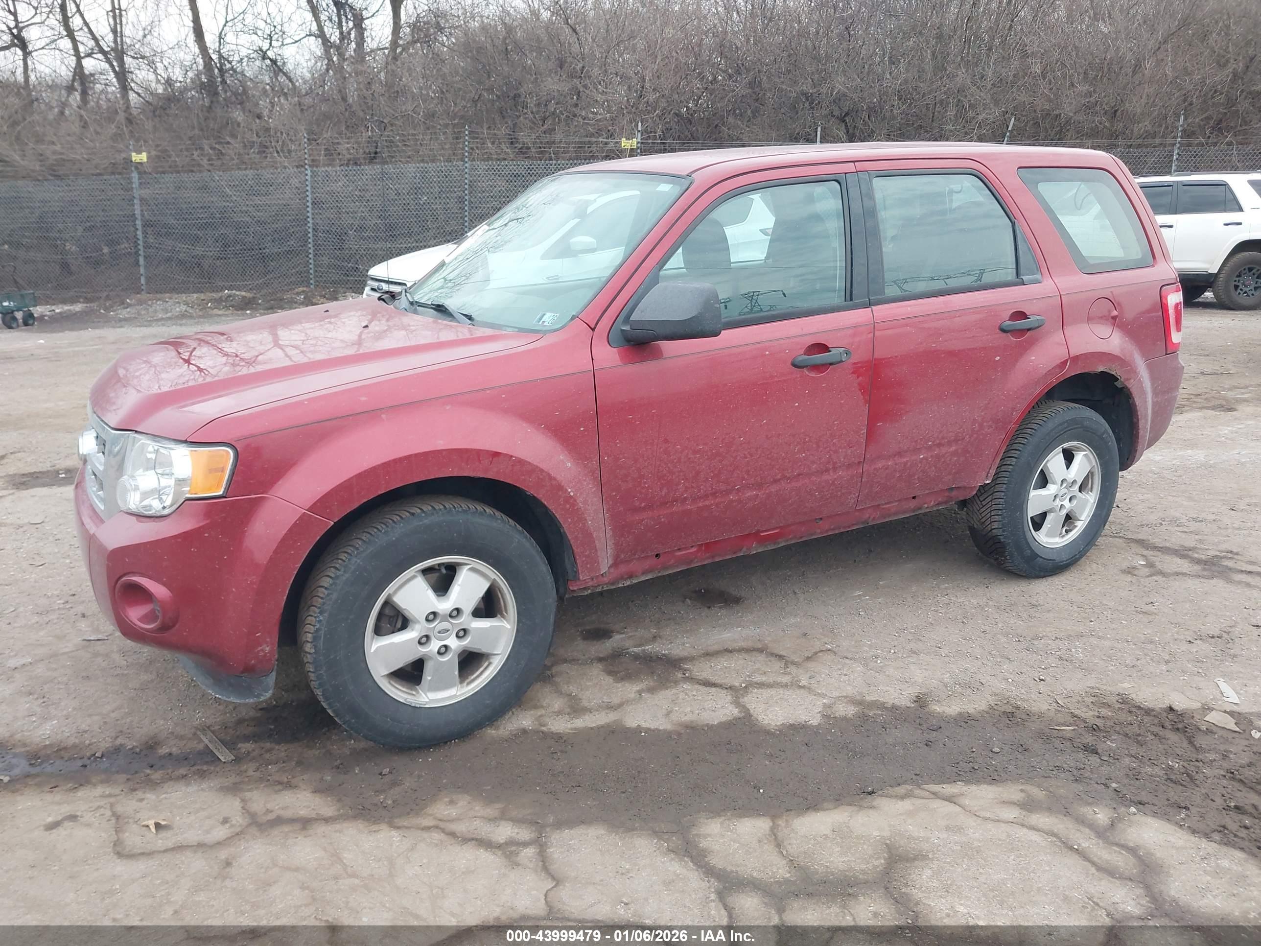 FORD ESCAPE image 2