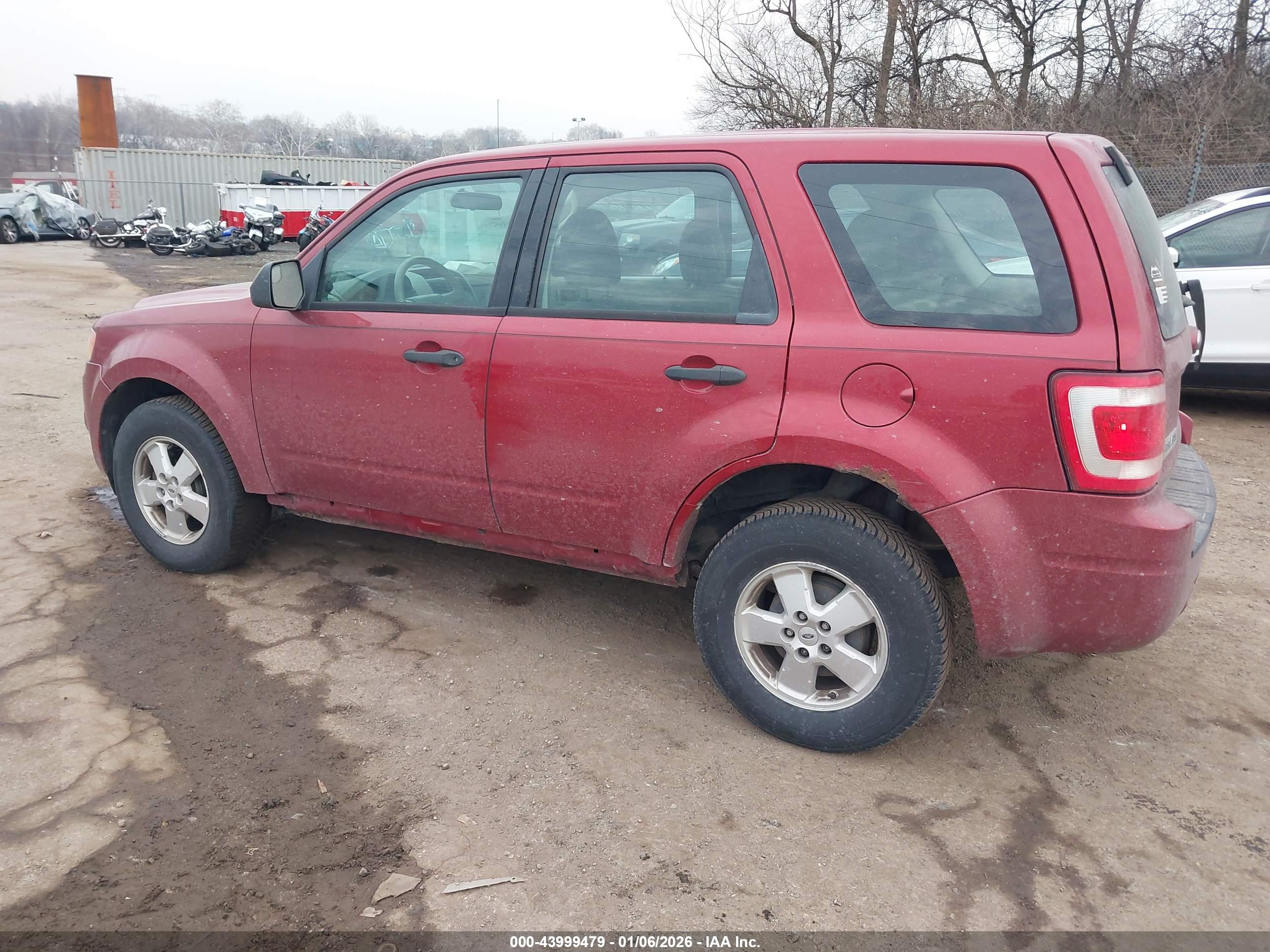 FORD ESCAPE image 3