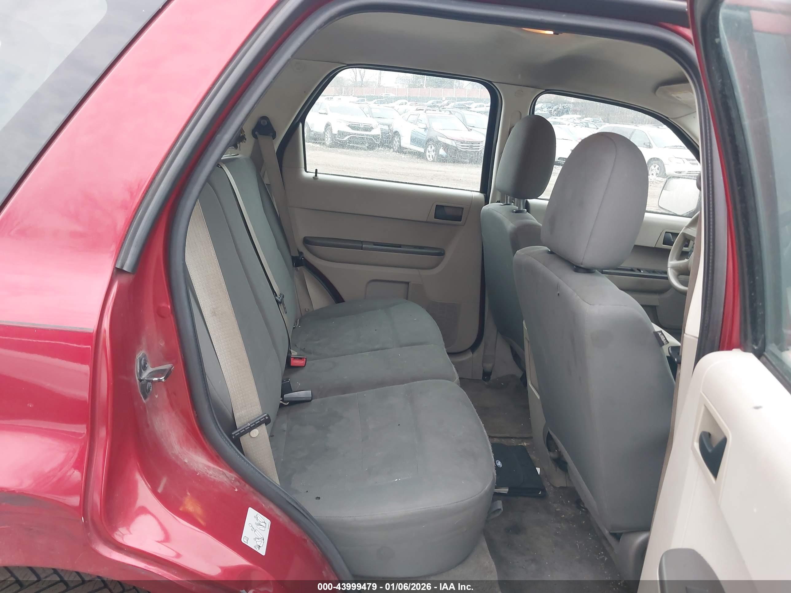 FORD ESCAPE image 8