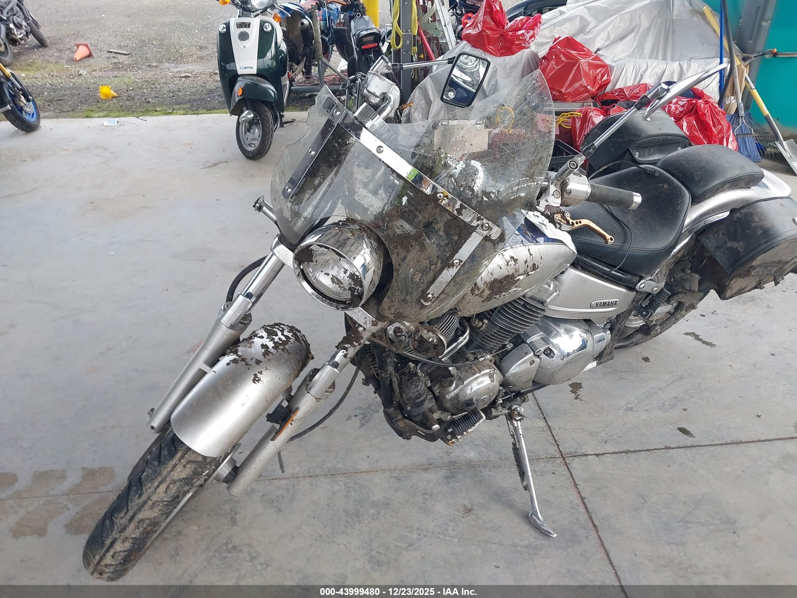 YAMAHA XVS65 image 2