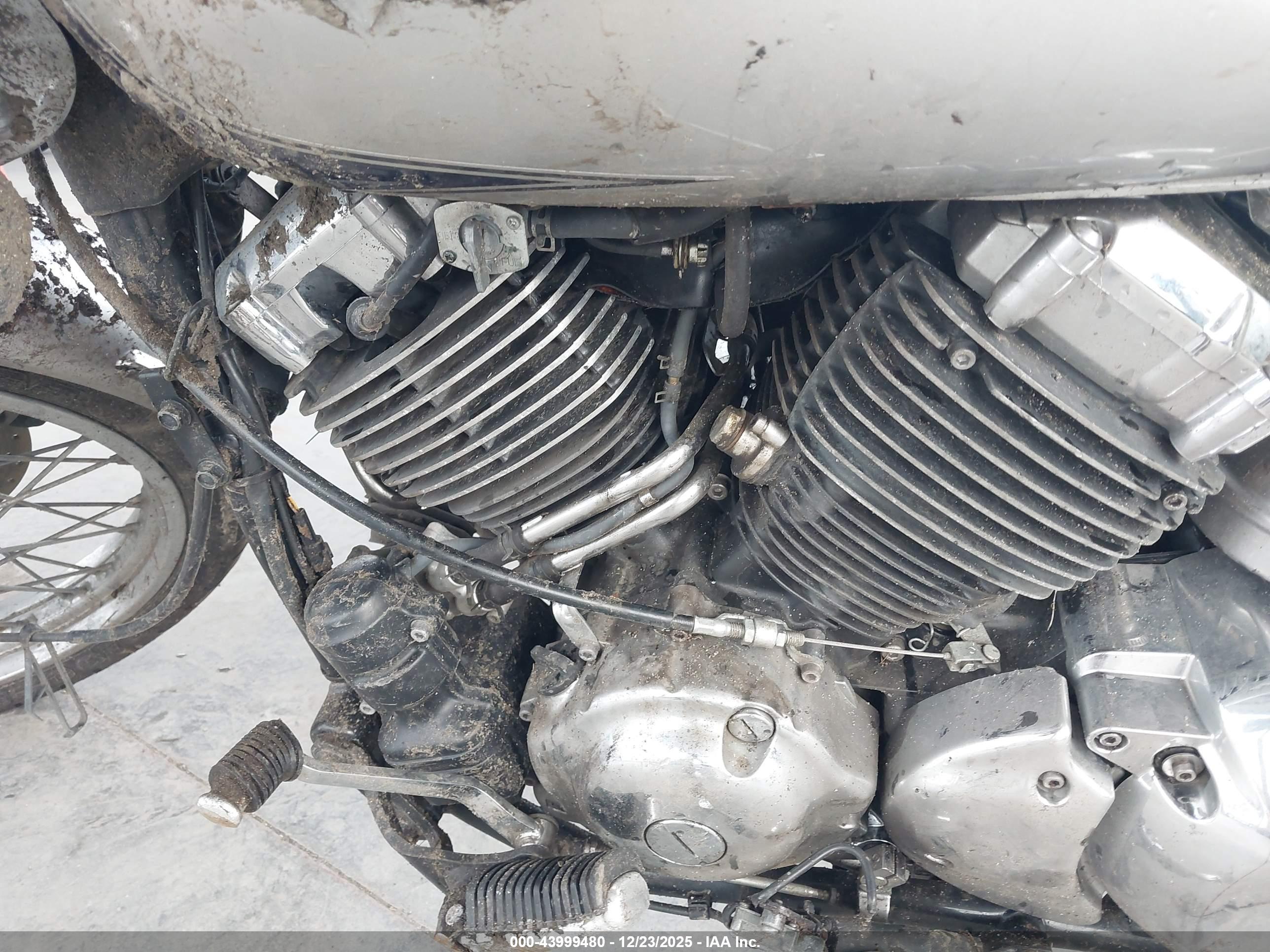 YAMAHA XVS65 image 9