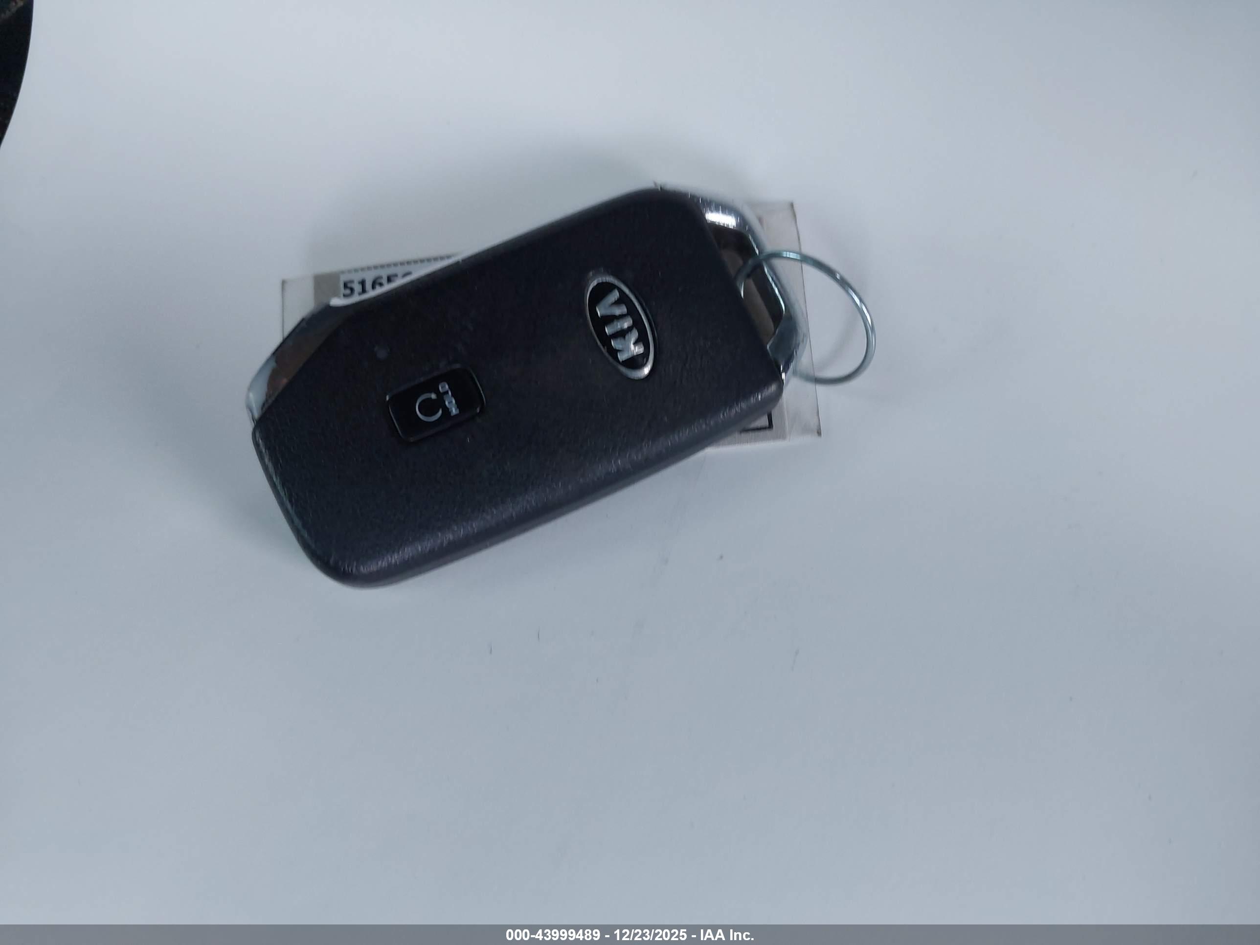 KIA K5 image 11