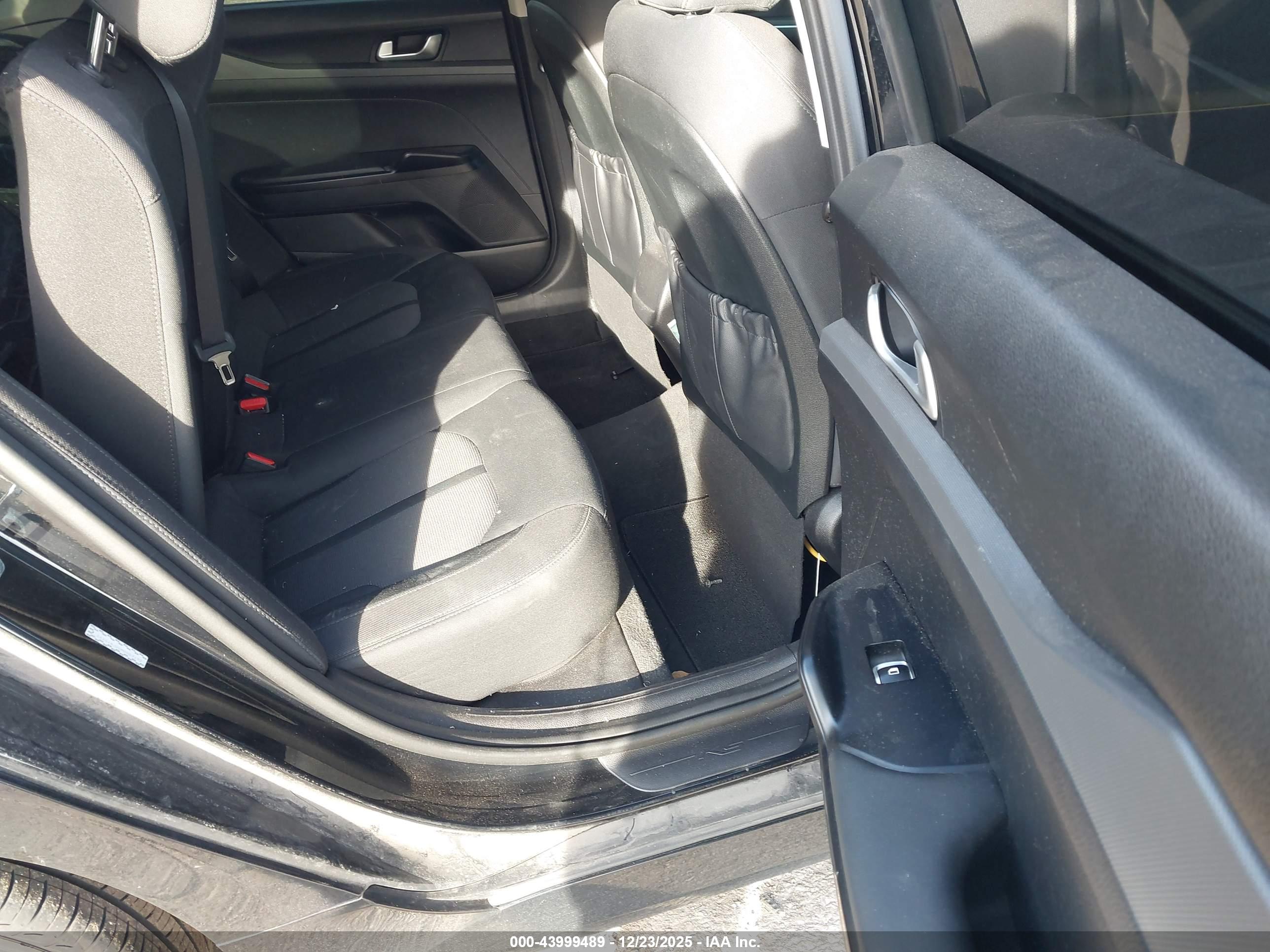 KIA K5 image 8